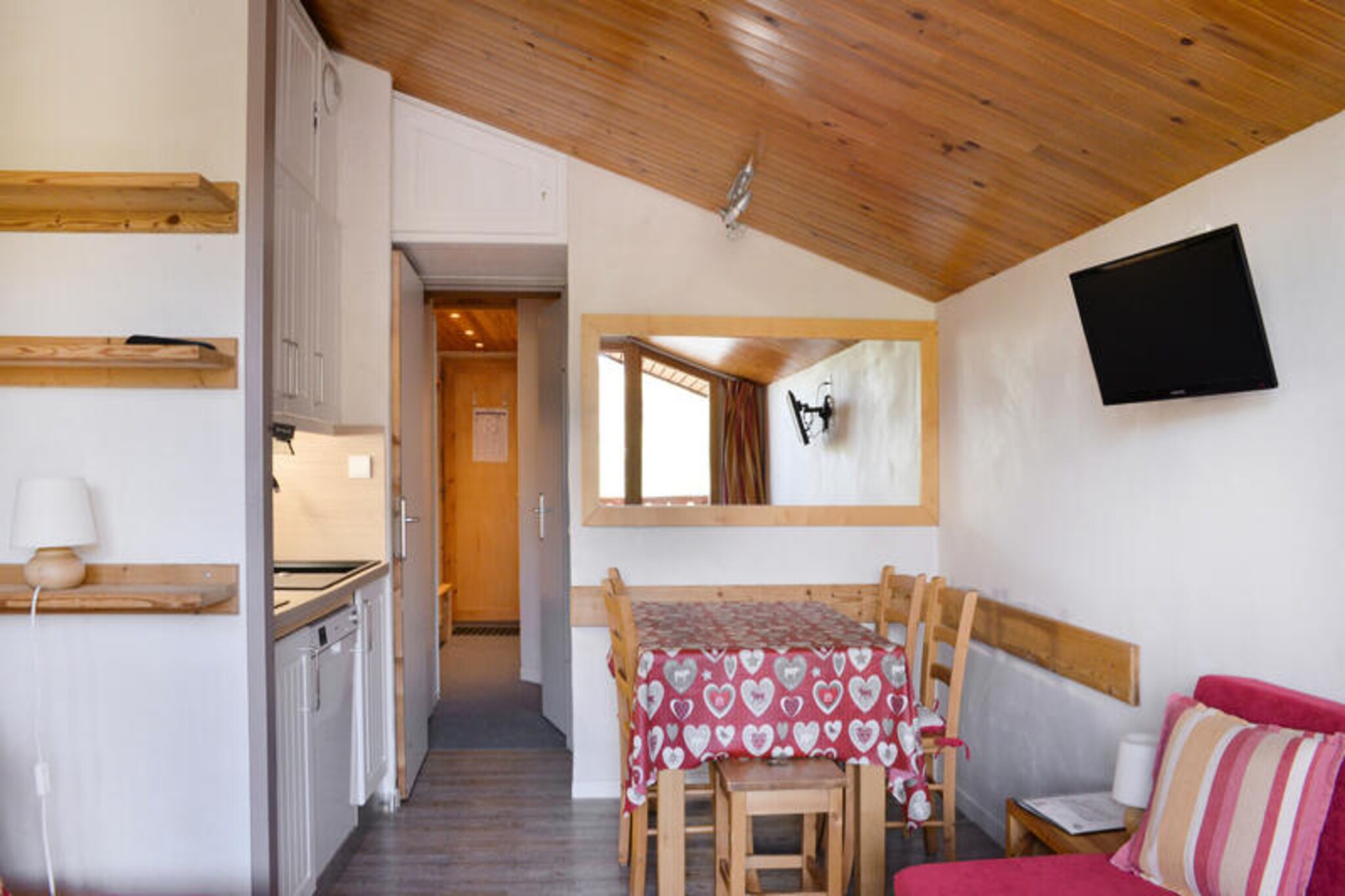 Functional apartment · Ski-in ski-out · Slope view · Balcony