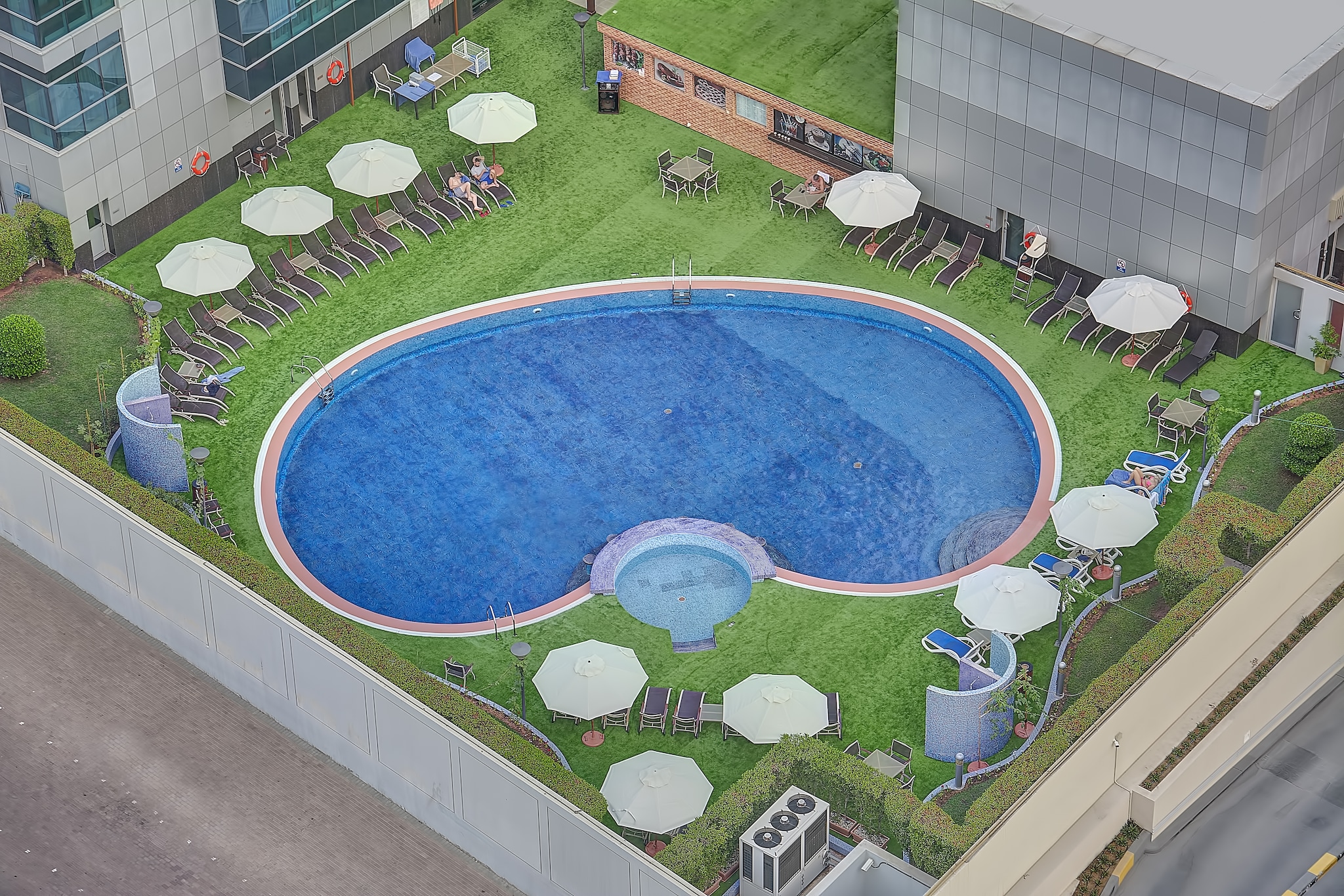 Luxe Deluxe Studio King Apt. with Marina View