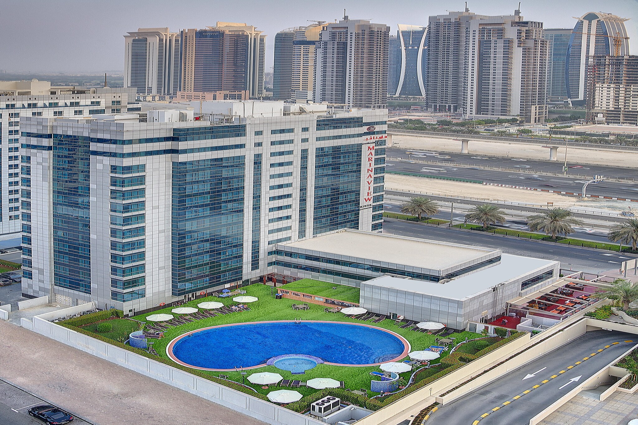 Luxe Deluxe Studio King Apt. with Marina View