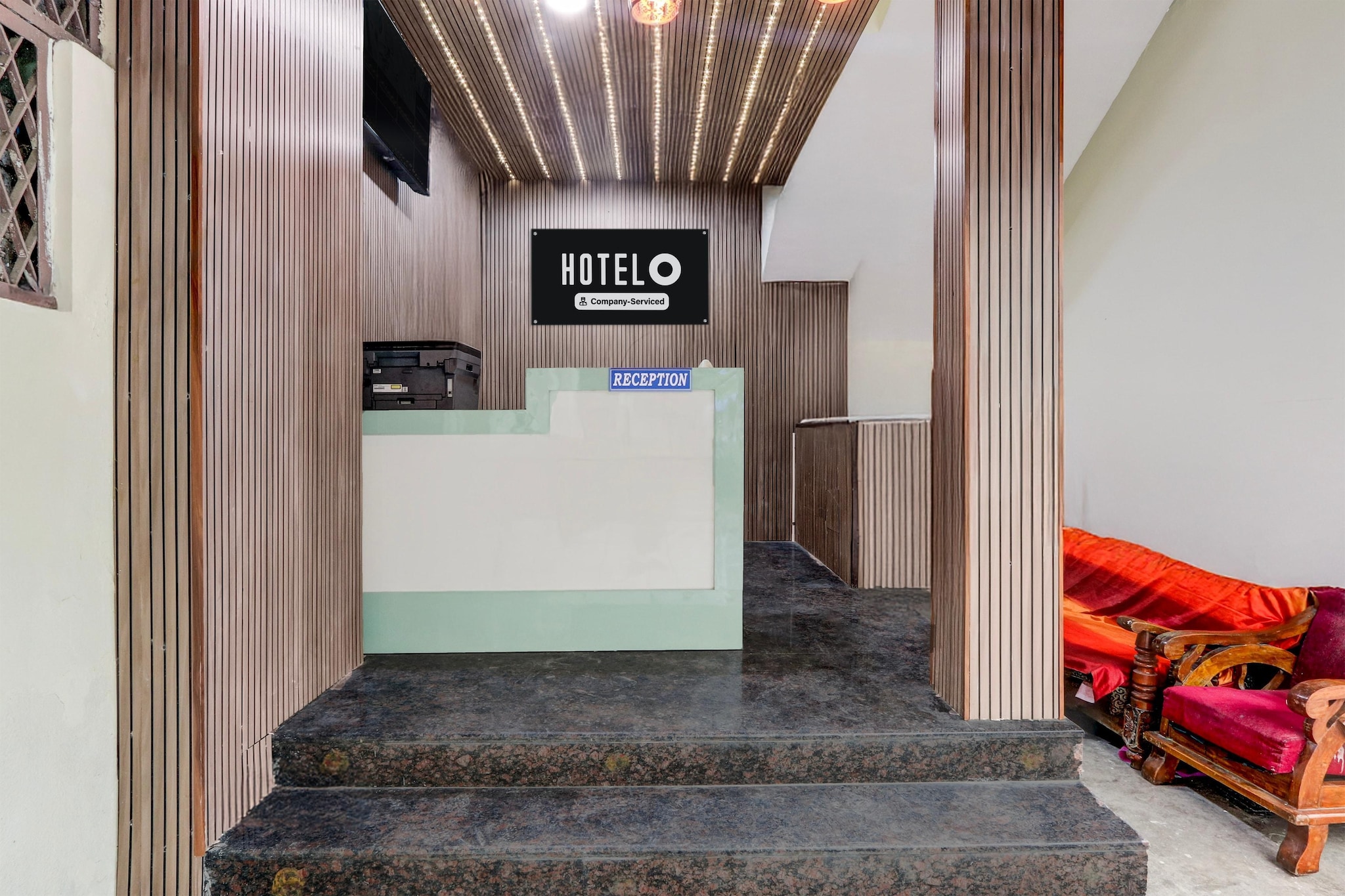 Ground floor: (bedroom(double bed, TV, seating area, air conditioning, telephone), bathroom(bathtub or shower, shower, washbasin, toilet, Towels incl., shampoo, body soap, hot water), lift)