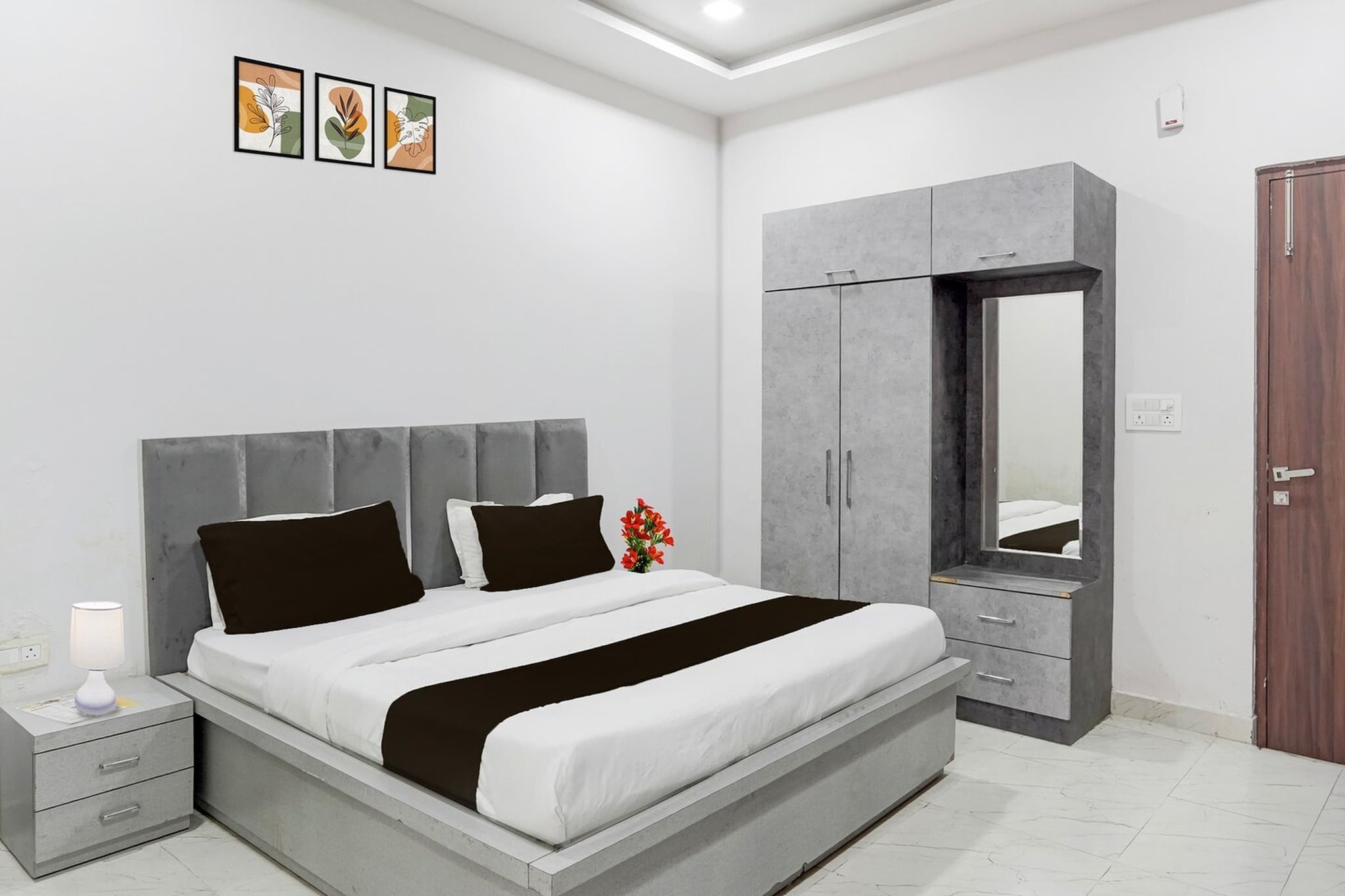 Situated in Kānpur, Uttar Pradesh region, Collection O Blue World Theme Park Formerly Hotel Mandhana is located 19 km from Kānpur Central Station. This 3-star hotel offers room service, a 24-hour front desk and free WiFi. The hotel has family rooms.

The rooms at the hotel are fitted with a seating area, a flat-screen TV with satellite channels and a private bathroom with free toiletries and a bath or shower. All guest rooms at Collection O Blue World Theme Park Formerly Hotel Mandhana have air conditioning and a desk.

Kanpur Airport is 20 km from the property.
Early Check-In Policy: A full day’s room rate will be charged for check-ins before 6:00 AM. Complimentary early check-in is available between 6:00 AM and 10:00 AM, subject to room availability.
Check-in is only available to guests aged 18 and above. Please provide a government-issued ID to confirm your age.

1. Unmarried couples are warmly welcome at this property.
2. Guests with local ID proof are warmly welcome.
3.Foreign guests are welcome and allowed to stay at this property without any restrictions

