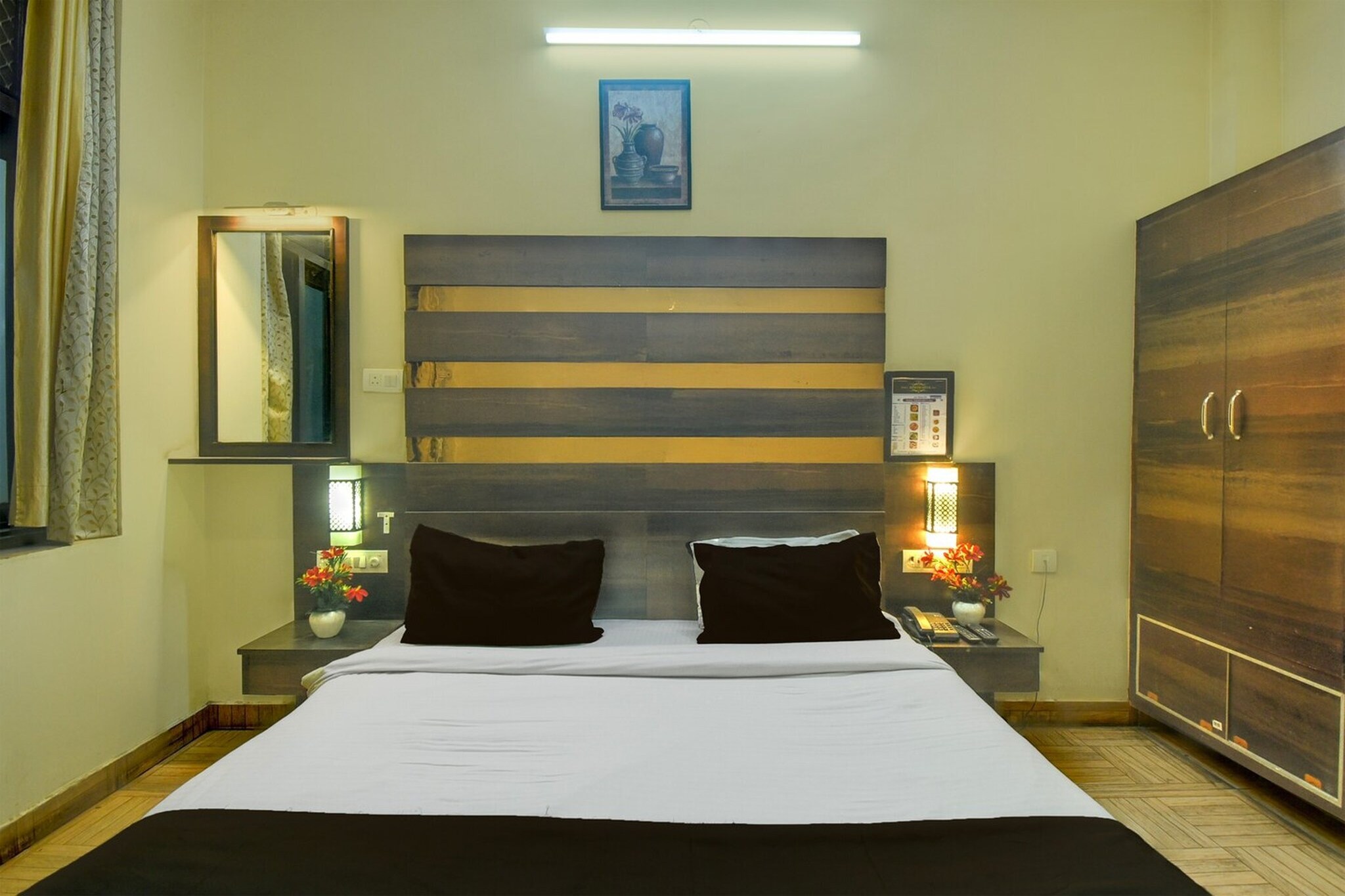 Townhouse Punnami Riverview Formerly Vihaan Square is located in Jaipur, 11 km from Govind Dev Ji Temple and 14 km from Birla Mandir Temple, Jaipur. This 3-star hotel offers a shared kitchen, a shared lounge and free WiFi. The accommodation provides room service, a 24-hour front desk and luggage storage for guests.

All units at the hotel come with air conditioning, a seating area, a flat-screen TV with satellite channels, a kitchen, a dining area and a private bathroom with free toiletries and a bath or shower. The units will provide guests with a desk and a kettle.

Guests at Townhouse Punnami Riverview Formerly Vihaan Square can enjoy a continental breakfast.

Jaipur Railway Station is 16 km from the accommodation, while City Palace is 17 km away. Jaipur International Airport is 4 km from the property.
Early Check-In Policy: A full dayâ€™s room rate will be charged for check-ins before 6:00 AM. Complimentary early check-in is available between 6:00 AM and 10:00 AM, subject to room availability.
Check-in is only available to guests aged 18 and above. Please provide a government-issued ID to confirmÂ yourÂ age.

1. Unmarried couples are warmly welcome at this property.
2. Guests with local ID proof are warmly welcome.
3.Foreign guests are welcome and allowed to stay at this property without any restrictions

