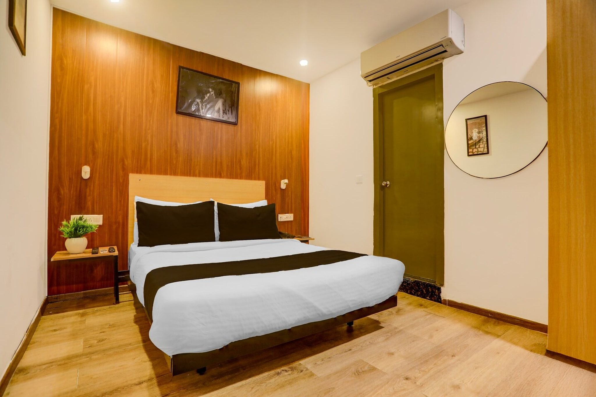 Townhouse Mumfordganj