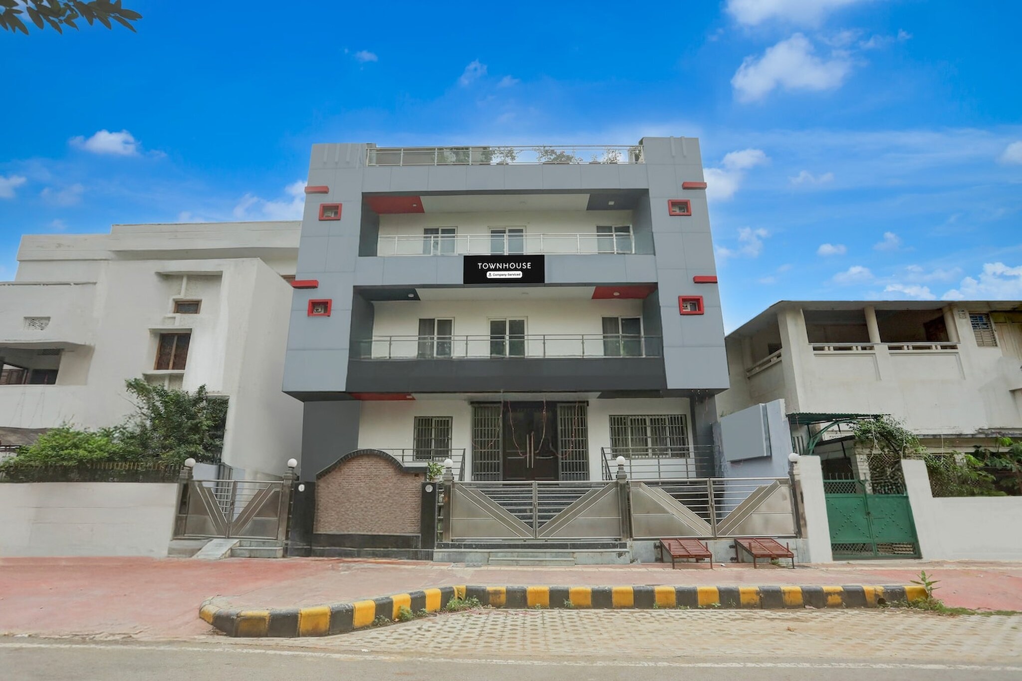 Townhouse Mumfordganj