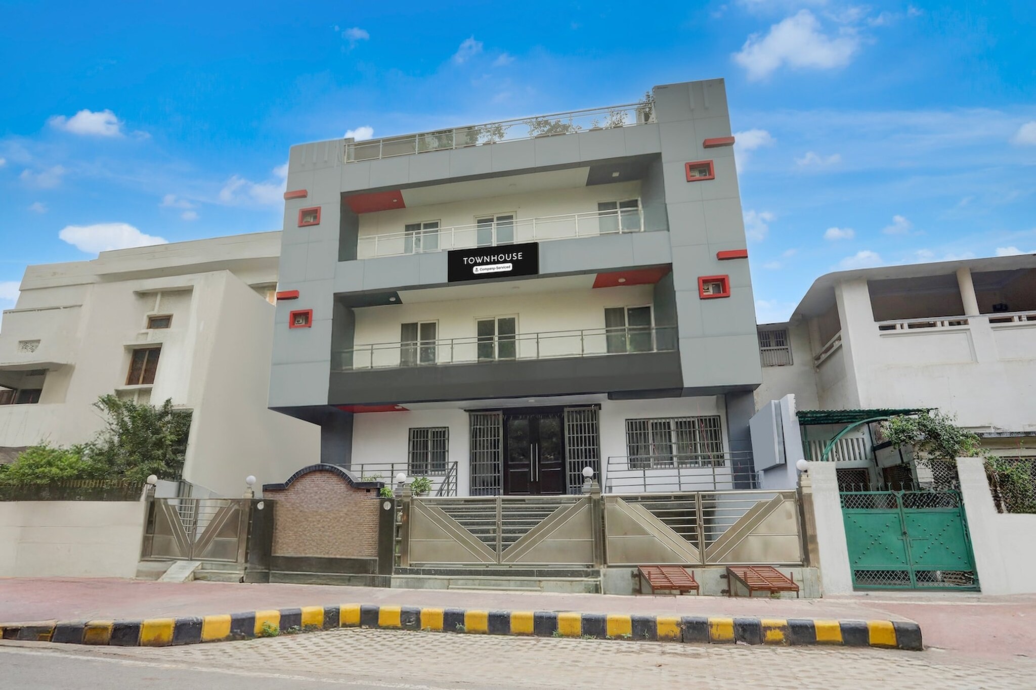 Townhouse Mumfordganj