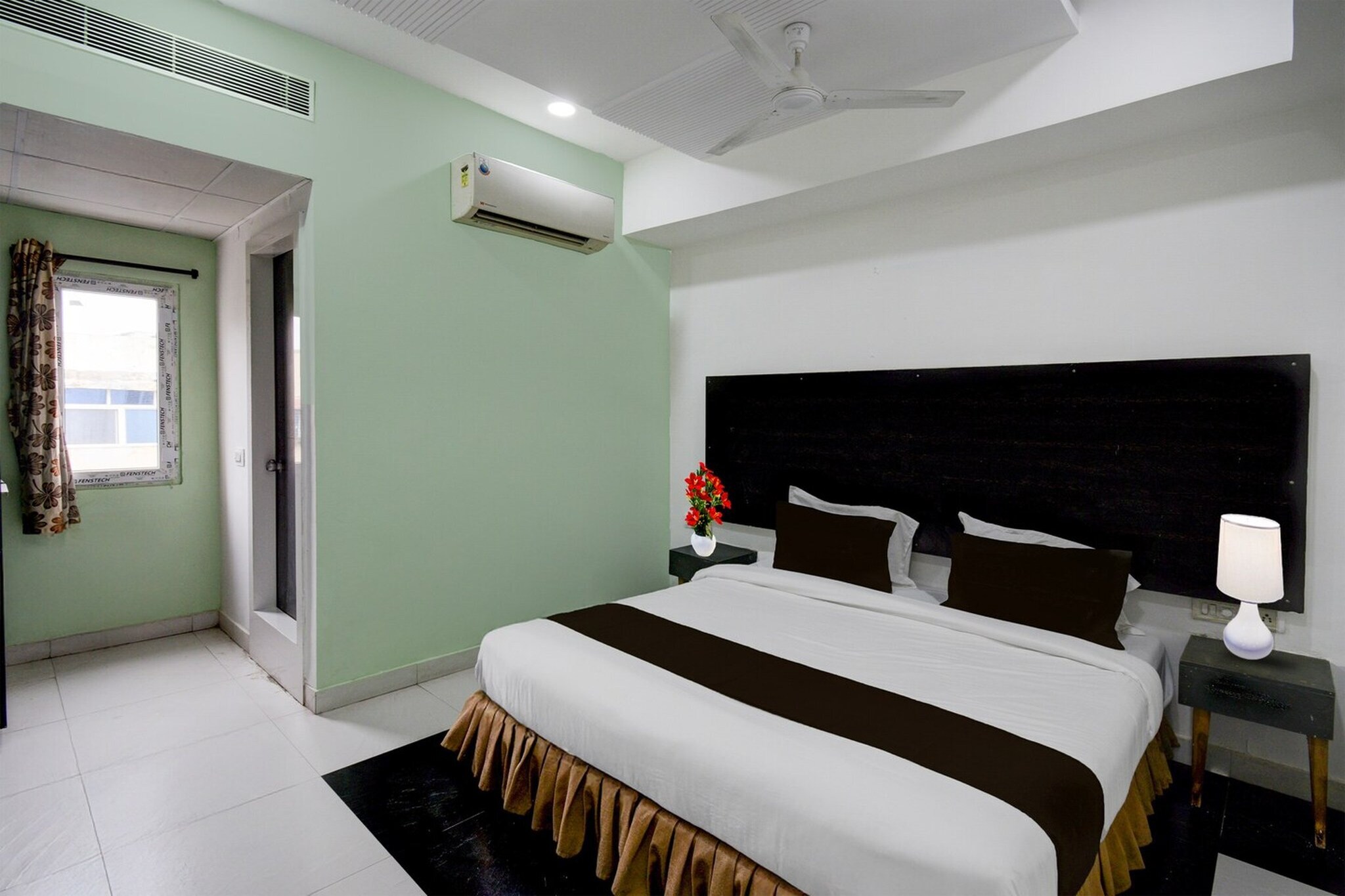 Hotel O Erragadda Metro Station Hyderabad Formerly Palak Residency is situated in Ameerpet, within 6.2 km of City Centre Mall and 7.5 km of Ravindra Bharathi. Featuring a shared lounge, the 3-star hotel has air-conditioned rooms with free WiFi, each with a private bathroom. The accommodation features room service, a 24-hour front desk and luggage storage for guests.

The rooms at the hotel are fitted with a seating area and a flat-screen TV with satellite channels. Guest rooms have a desk.

A continental breakfast is available at Hotel O Erragadda Metro Station Hyderabad Formerly Palak Residency.

AP State Archaeology Museum is 8.2 km from the accommodation, while Hussain Sagar Lake is 8.3 km from the property. Rajiv Gandhi International Airport is 35 km away.

Unmarried couples are warmly welcome at this property.
Guests with local ID proof are warmly welcome.
Apologies, but we are currently unable to host foreign nationals at this property.
Early Check-In Policy: A full dayâ€™s room rate will be charged for check-ins before 6:00 AM. Complimentary early check-in is available between 6:00 AM and 10:00 AM, subject to room availability.
 
Check-in is only available to guests aged 18 and above. Please provide a government-issued ID to confirm your age.
