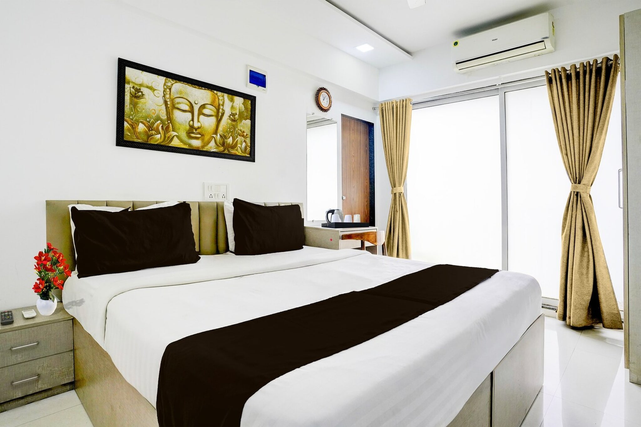 Set within 15 km of Indian Institute of Technology, Bombay and 17 km of Powai Lake, Collection O Viviana Mall Thane West Formerly Athithi Stays offers rooms with air conditioning and a private bathroom in Thane. Among the facilities at this property are room service and a 24-hour front desk, along with free WiFi throughout the property. The hotel features family rooms.

The units at the hotel come with a seating area, a flat-screen TV with satellite channels and a private bathroom with free toiletries and a bath or shower. Guest rooms feature a desk.

Phoenix Market City Mall is 20 km from Collection O Viviana Mall Thane West Formerly Athithi Stays, while Bombay Exhibition Centre is 23 km away. Chhatrapati Shivaji International Mumbai Airport is 19 km from the property.

Unmarried couples are warmly welcome at this property.
Guests with local ID proof are warmly welcome.
Apologies, but we are currently unable to host foreign nationals at this property.
Early Check-In Policy: A full dayâ€™s room rate will be charged for check-ins before 6:00 AM. Complimentary early check-in is available between 6:00 AM and 10:00 AM, subject to room availability.
 
Check-in is only available to guests aged 18 and above. Please provide a government-issued ID to confirm your age.