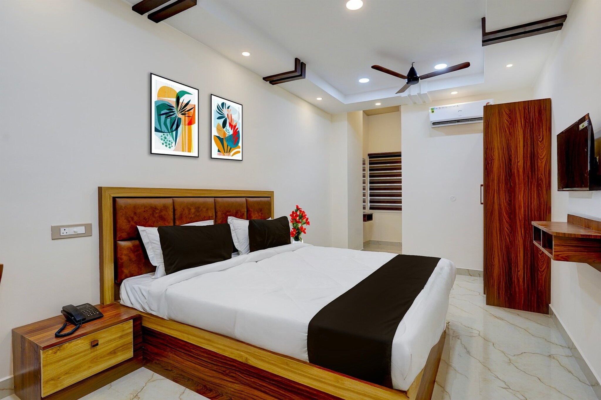 Located within 7.8 km of Arignar Anna Zoological Park and 28 km of St. Thomas Mount, Townhouse Guduvancheri Junction Formerly Zafe Commercial provides rooms with air conditioning and a private bathroom in Madambakkam. With free WiFi, this 4-star hotel offers room service and a 24-hour front desk. The hotel features family rooms.

Guest rooms at the hotel are equipped with a seating area, a flat-screen TV with satellite channels and a private bathroom with free toiletries and a bath or shower. The units include a desk.

Chennai Trade Centre is 28 km from Townhouse Guduvancheri Junction Formerly Zafe Commercial, while Anna University is 31 km away. Chennai International Airport is 22 km from the property.

Unmarried couples are warmly welcome at this property.
Guests with local ID proof are warmly welcome.
Apologies, but we are currently unable to host foreign nationals at this property.
Early Check-In Policy: A full dayâ€™s room rate will be charged for check-ins before 6:00 AM. Complimentary early check-in is available between 6:00 AM and 10:00 AM, subject to room availability.
 
Check-in is only available to guests aged 18 and above. Please provide a government-issued ID to confirm your age.