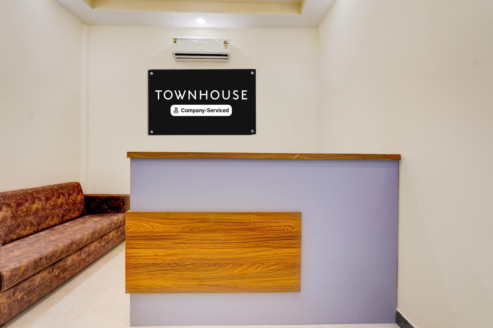 Located within 7.8 km of Arignar Anna Zoological Park and 28 km of St. Thomas Mount, Townhouse Guduvancheri Junction Formerly Zafe Commercial provides rooms with air conditioning and a private bathroom in Madambakkam. With free WiFi, this 4-star hotel offers room service and a 24-hour front desk. The hotel features family rooms.

Guest rooms at the hotel are equipped with a seating area, a flat-screen TV with satellite channels and a private bathroom with free toiletries and a bath or shower. The units include a desk.

Chennai Trade Centre is 28 km from Townhouse Guduvancheri Junction Formerly Zafe Commercial, while Anna University is 31 km away. Chennai International Airport is 22 km from the property.

Unmarried couples are warmly welcome at this property.
Guests with local ID proof are warmly welcome.
Apologies, but we are currently unable to host foreign nationals at this property.
Early Check-In Policy: A full day’s room rate will be charged for check-ins before 6:00 AM. Complimentary early check-in is available between 6:00 AM and 10:00 AM, subject to room availability.
 
Check-in is only available to guests aged 18 and above. Please provide a government-issued ID to confirm your age.