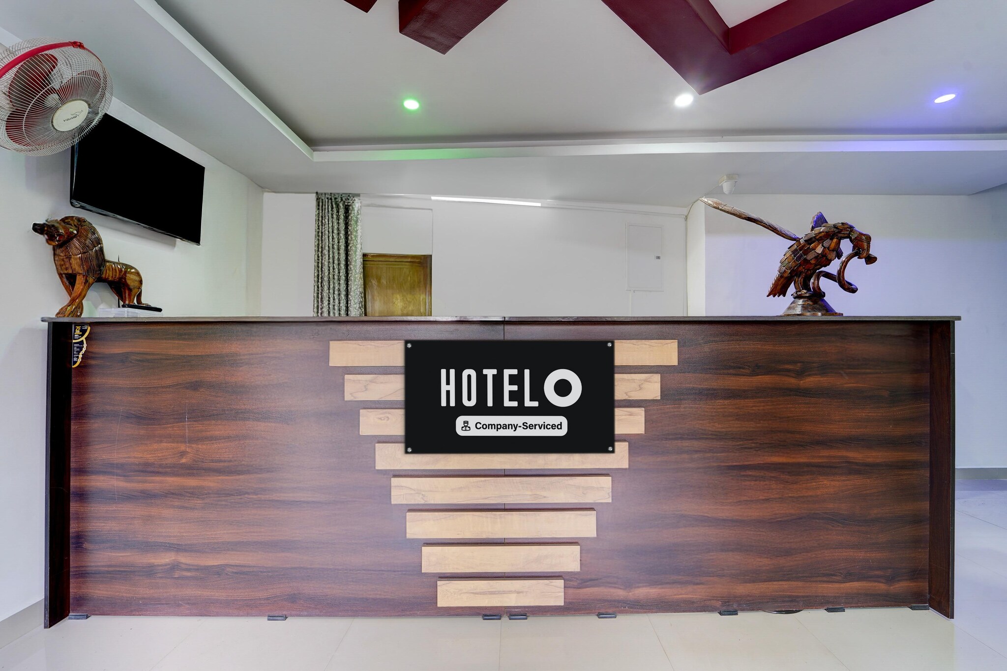 Ground floor: (bedroom(double bed, TV, seating area, air conditioning, telephone), bathroom(bathtub or shower, washbasin, toilet, Towels incl., shampoo, body soap, hot water))