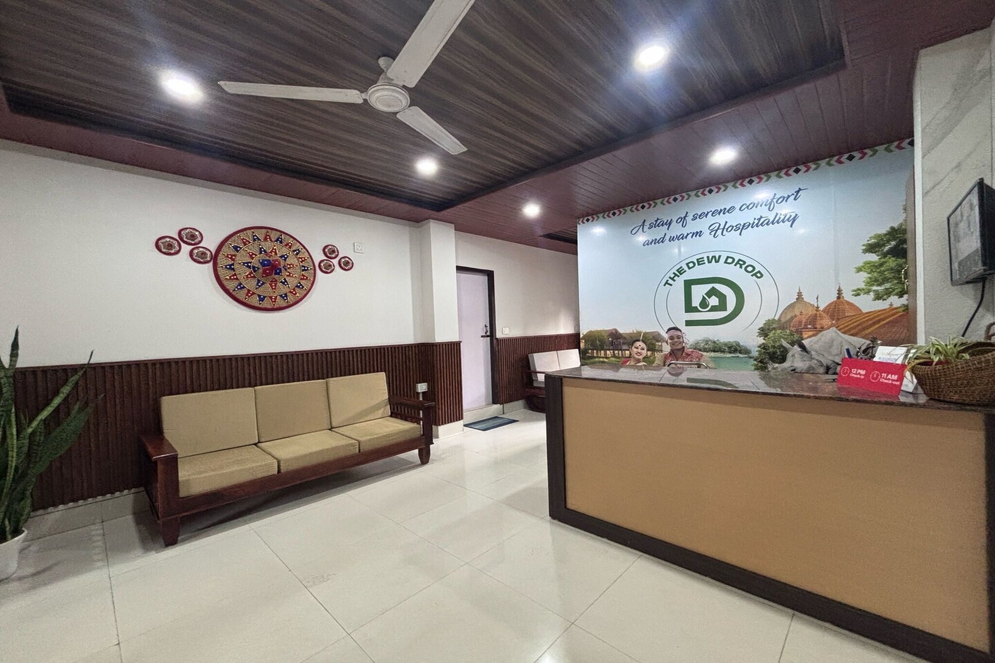 Ground floor: (bedroom(double bed, TV, seating area, air conditioning, telephone), bathroom(bathtub or shower, washbasin, toilet, Towels incl., shampoo, body soap, hot water))