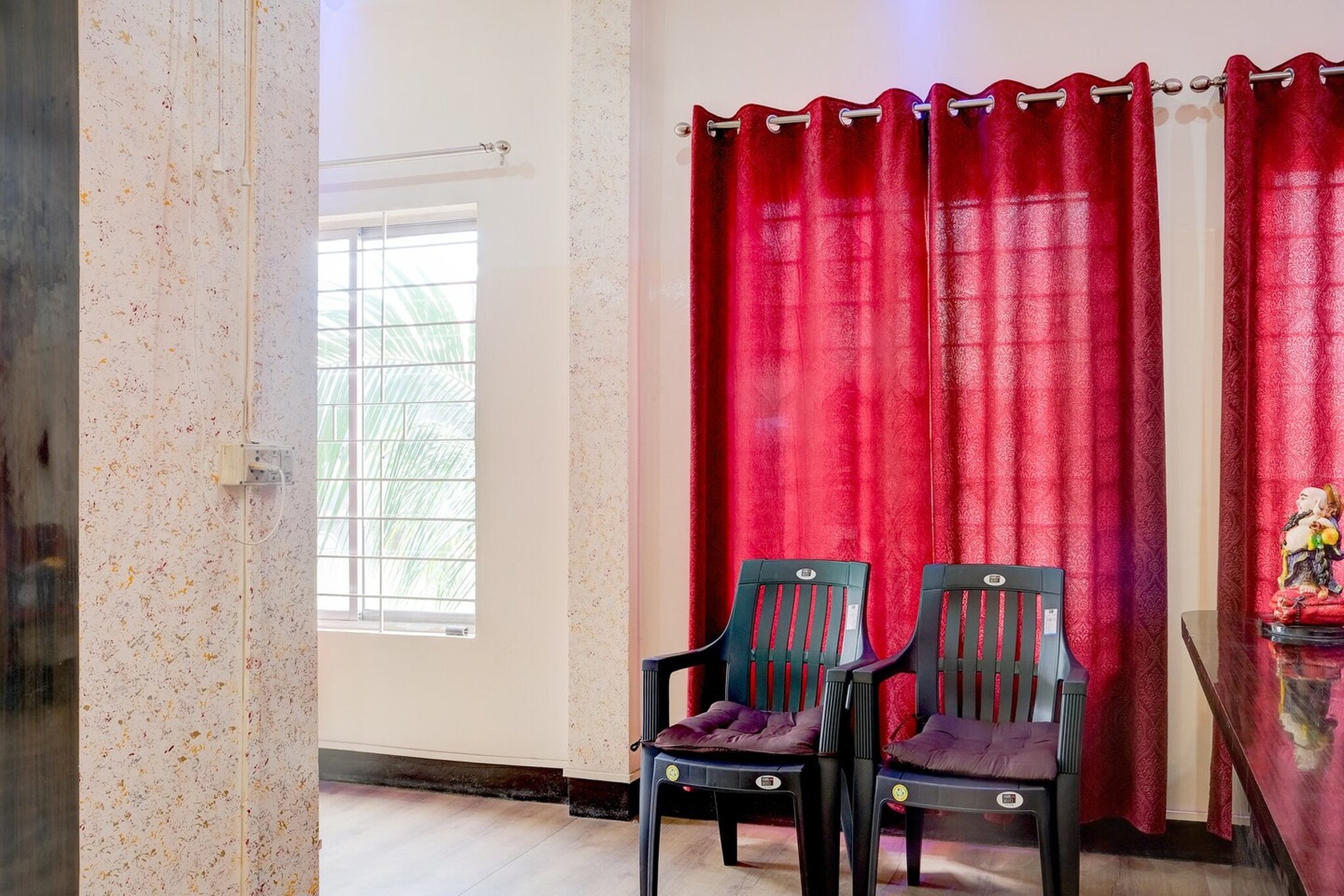 Ground floor: (bedroom(double bed, TV, seating area, air conditioning, telephone), bathroom(bathtub or shower, washbasin, toilet, Towels incl., shampoo, body soap, hot water))