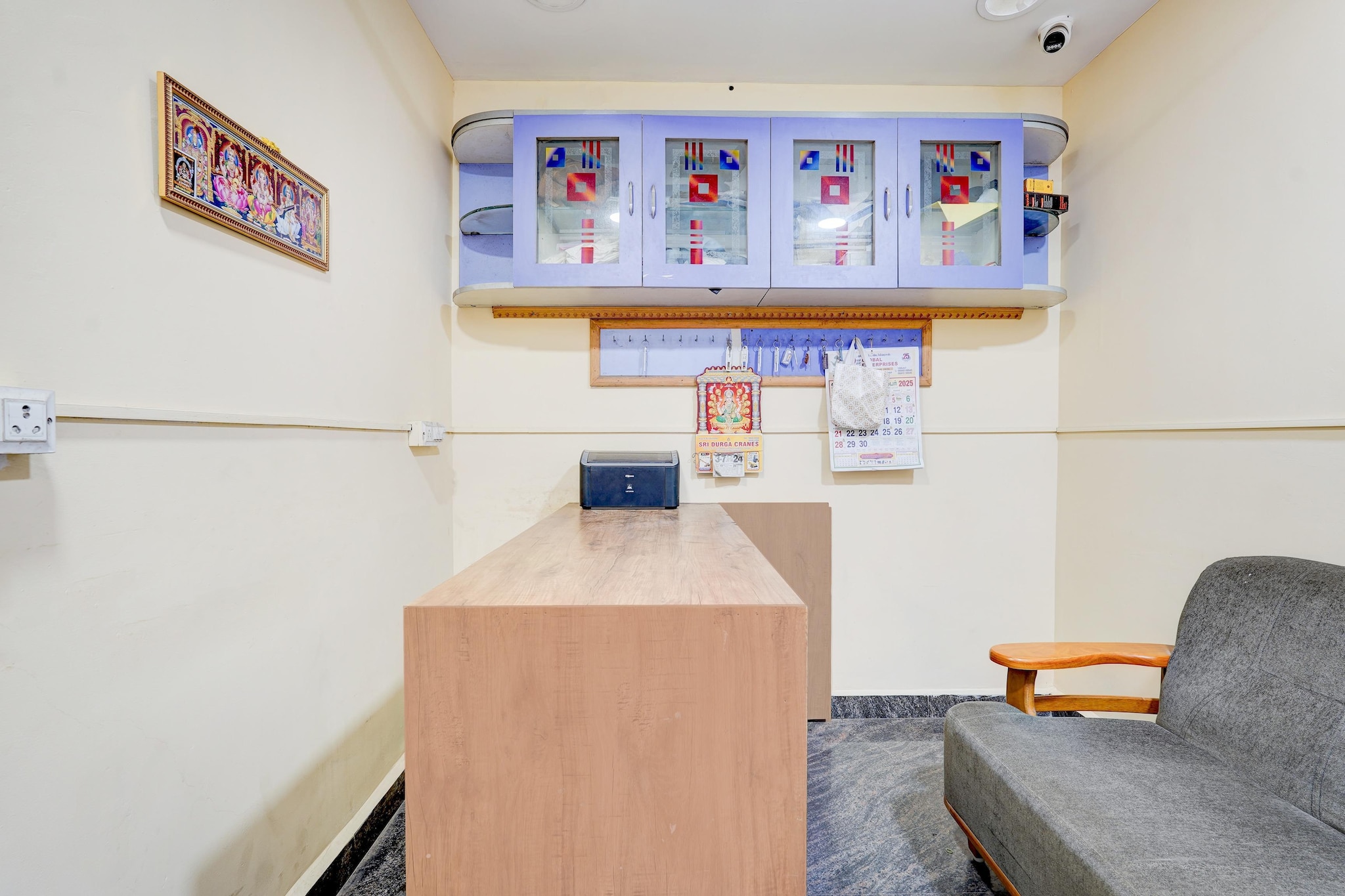 Ground floor: (bedroom(double bed, TV, seating area, air conditioning, telephone), bathroom(bathtub or shower, washbasin, toilet, Towels incl., shampoo, body soap, hot water))