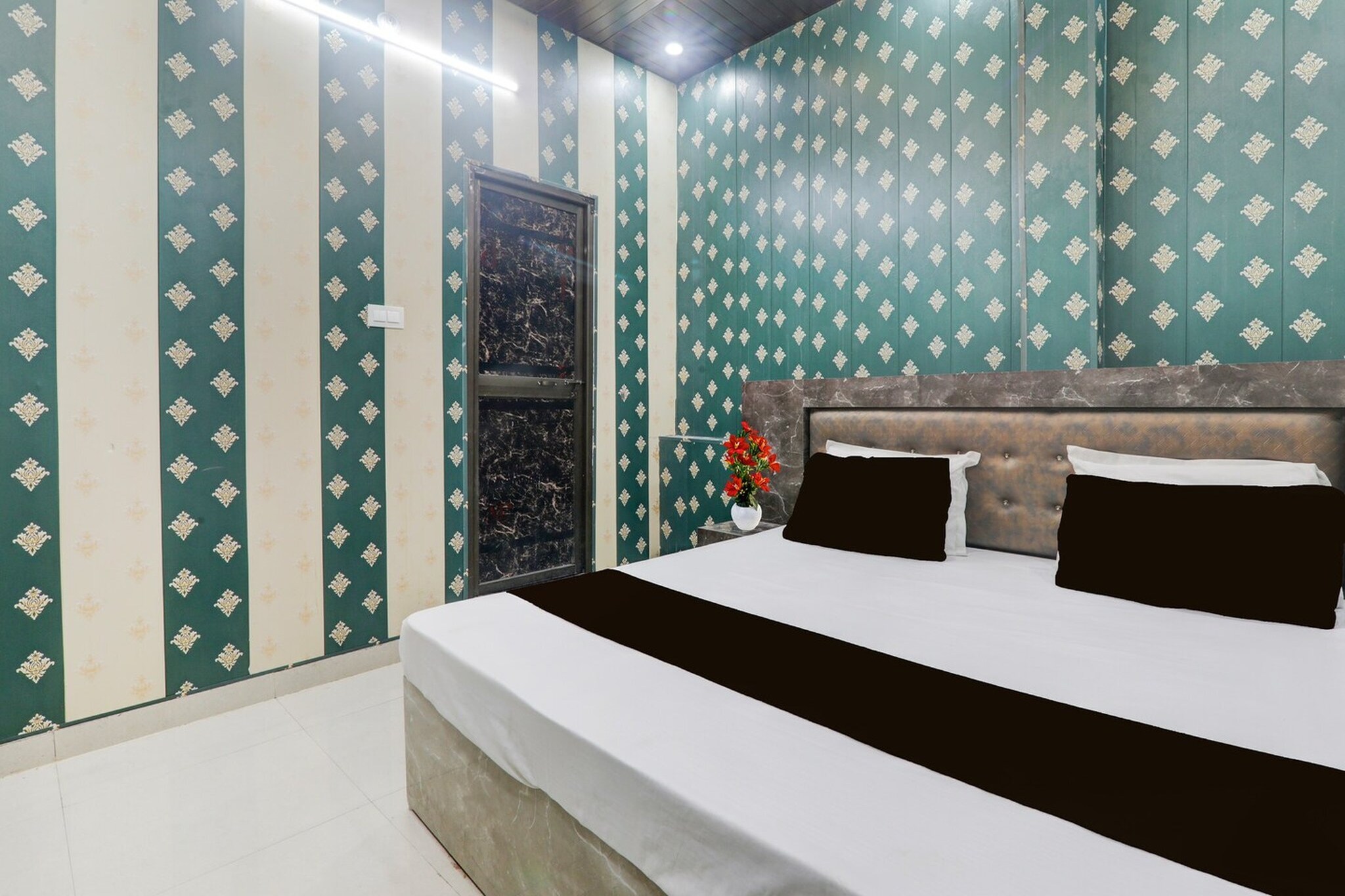 Hotel O Saryu Ghat Formerly Balaji Palace