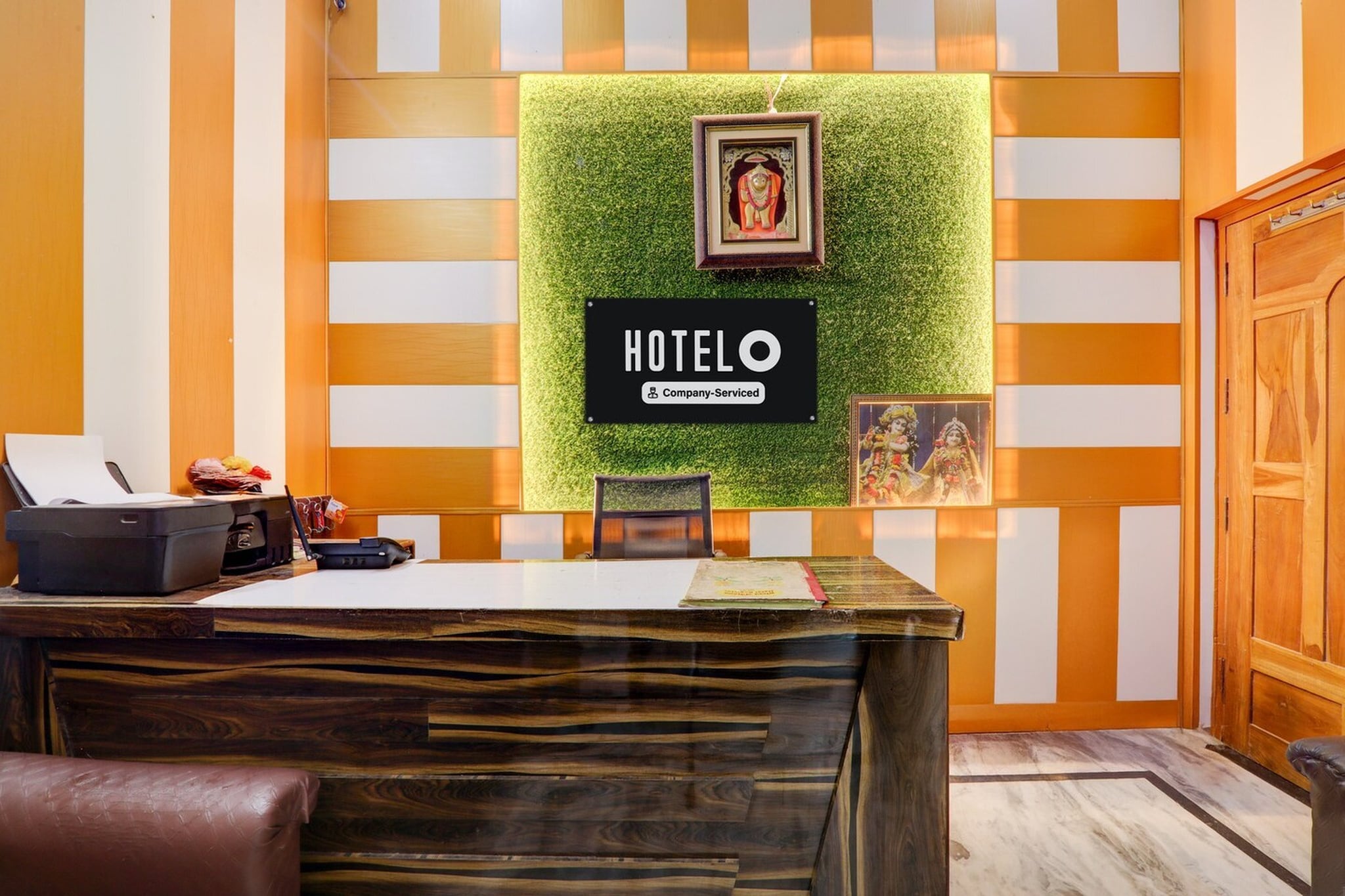 Ground floor: (bedroom(double bed, TV, seating area, air conditioning, telephone), bathroom(bathtub or shower, washbasin, toilet, Towels incl., shampoo, body soap, hot water))