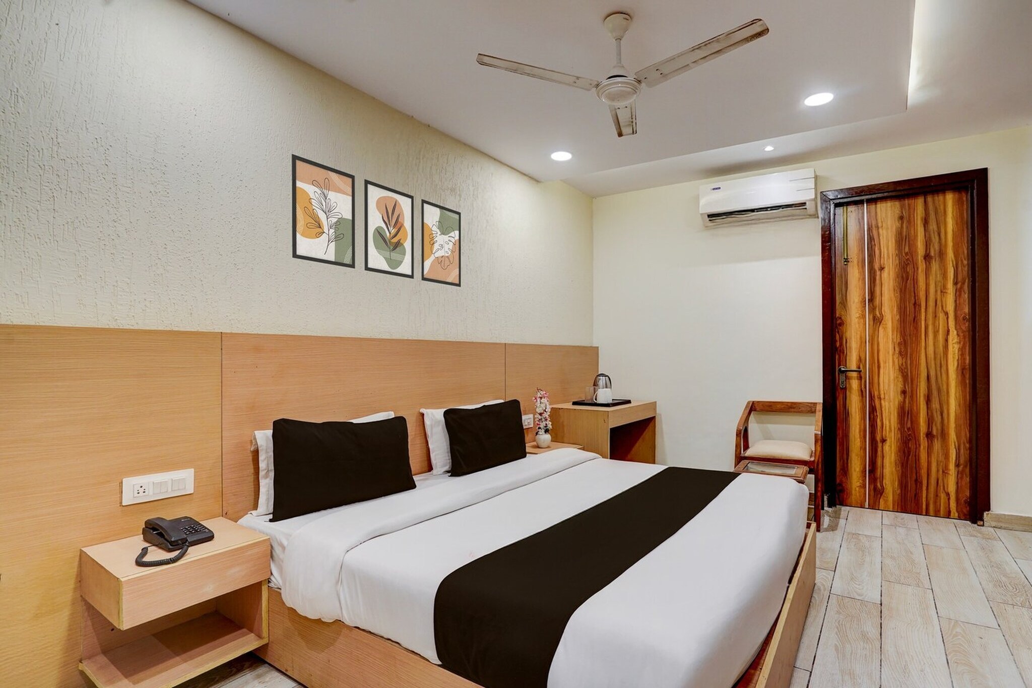 Collection O Dehradun Central