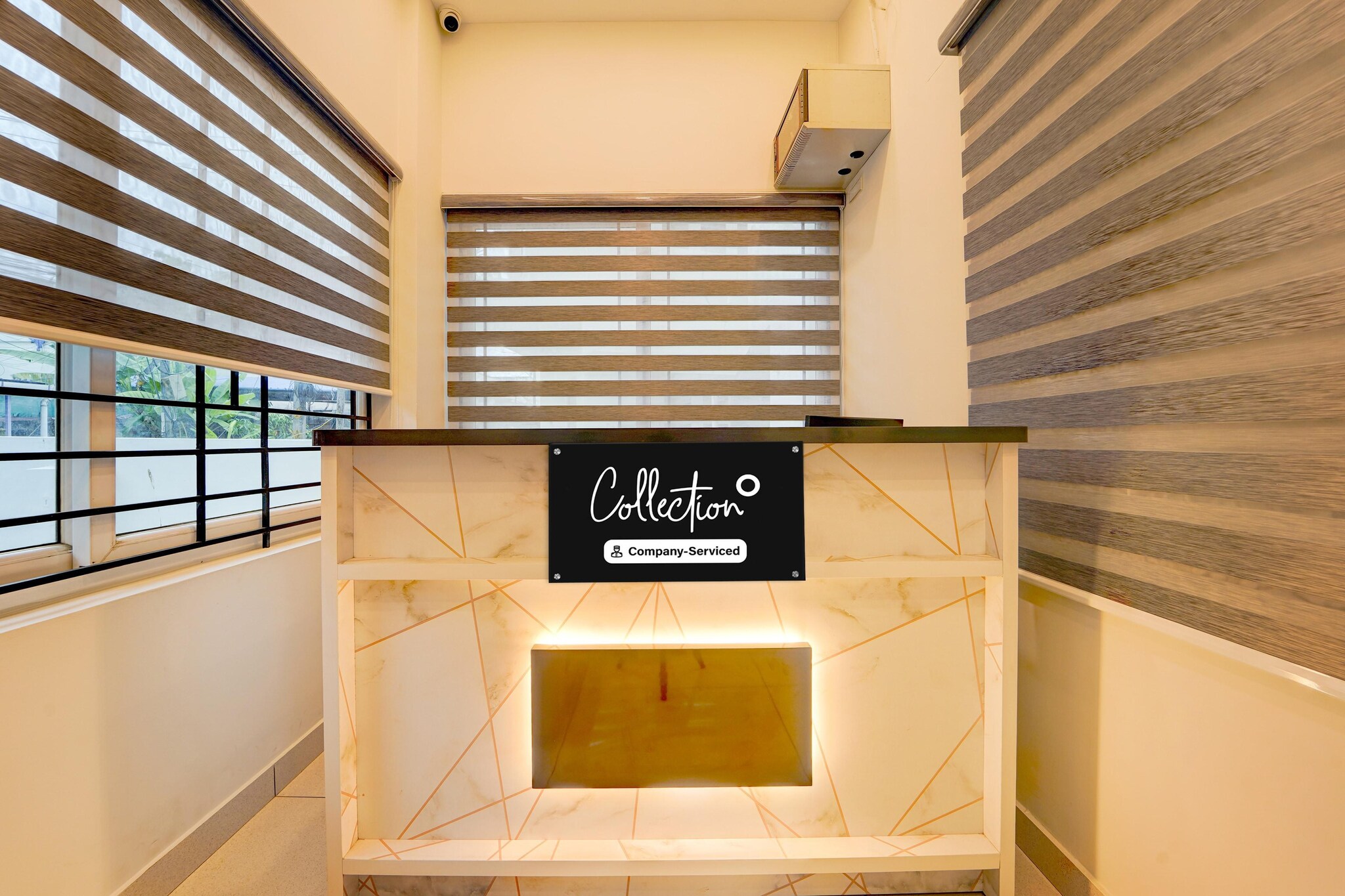 Ground floor: (bedroom(double bed, TV, seating area, air conditioning, telephone), bathroom(bathtub or shower, washbasin, toilet, Towels incl., shampoo, body soap, hot water))