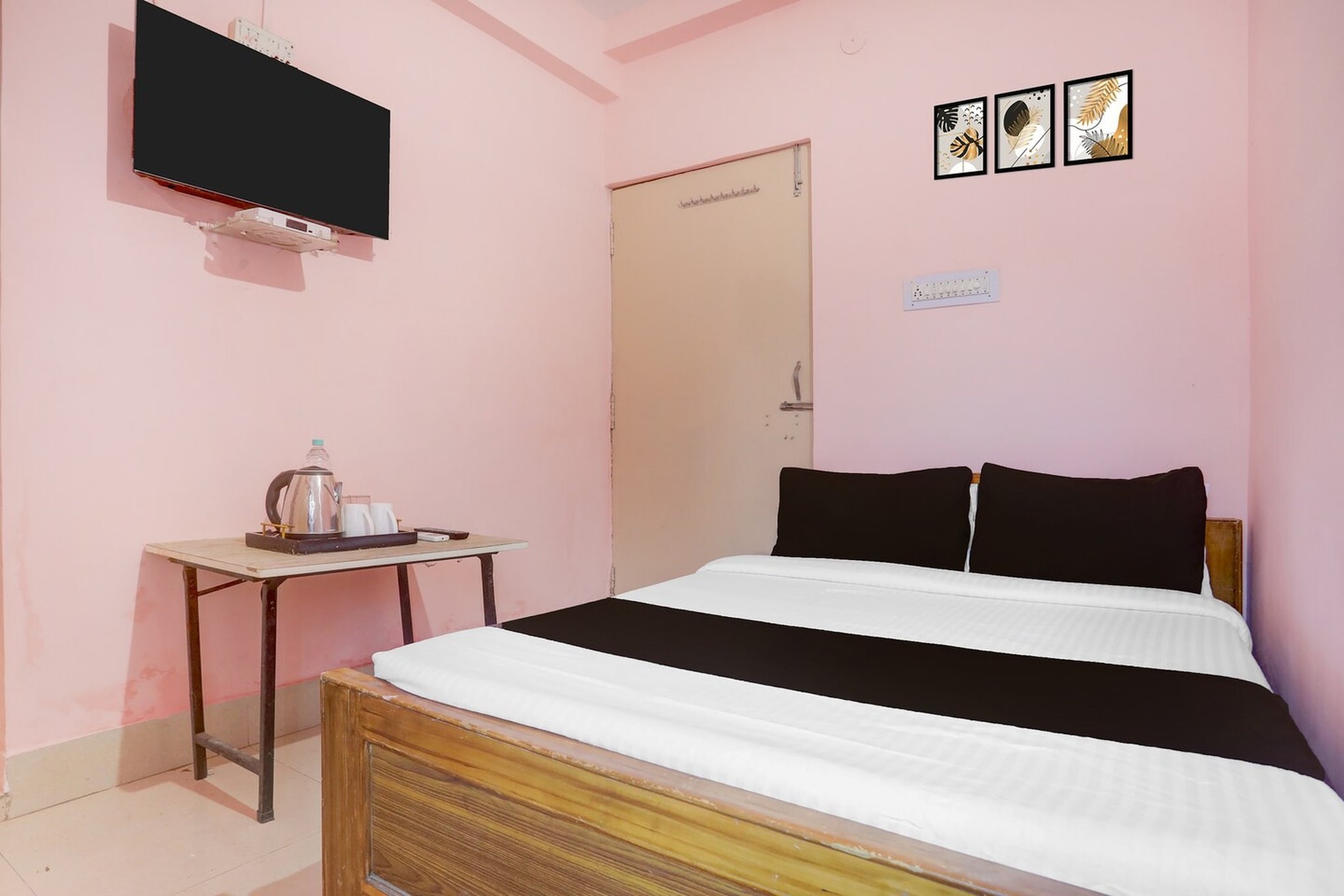 Situated in Patna, Bihar region, Hotel O Danapur Central Railway Junction Formerly Brij Guest House is set 11 km from Patna Railway Station. With a restaurant, the 3-star hotel has air-conditioned rooms with free WiFi, each with a private bathroom. The accommodation features room service, a 24-hour front desk and luggage storage for guests.

At the hotel, rooms come with a desk. The rooms at Hotel O Danapur Central Railway Junction Formerly Brij Guest House are fitted with a seating area and a flat-screen TV with satellite channels.

Jay Prakash Narayan Airport is 4 km from the property.

Unmarried couples are warmly welcome at this property.
Guests with local ID proof are warmly welcome.
Foreign guests are welcome and allowed to stay at this property without anyÂ restrictions.
Early Check-In Policy: A full dayâ€™s room rate will be charged for check-ins before 6:00 AM. Complimentary early check-in is available between 6:00 AM and 10:00 AM, subject to room availability.
 
Check-in is only available to guests aged 18 and above. Please provide a government-issued ID to confirm your age.