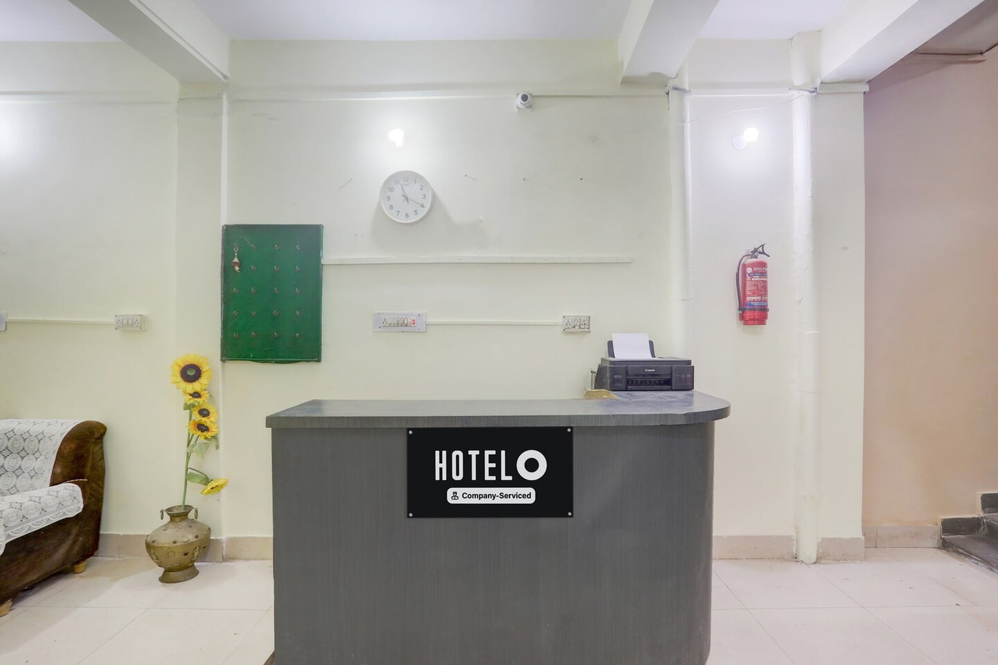 Ground floor: (bedroom(double bed, TV, seating area, air conditioning, telephone), bathroom(bathtub or shower, washbasin, toilet, Towels incl., shampoo, body soap, hot water))