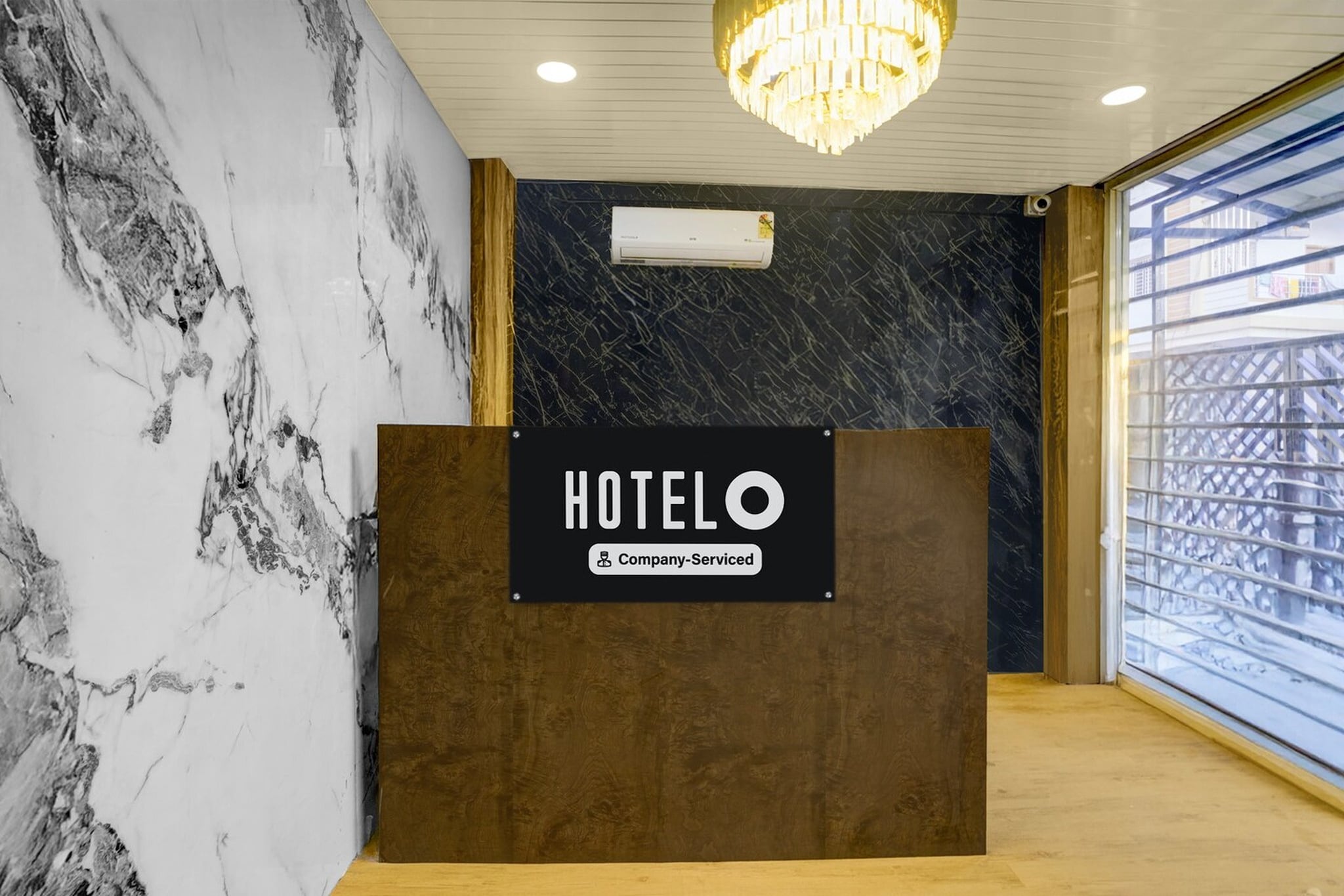 Ground floor: (bedroom(double bed, TV, seating area, air conditioning, telephone), bathroom(bathtub or shower, washbasin, toilet, Towels incl., shampoo, body soap, hot water))