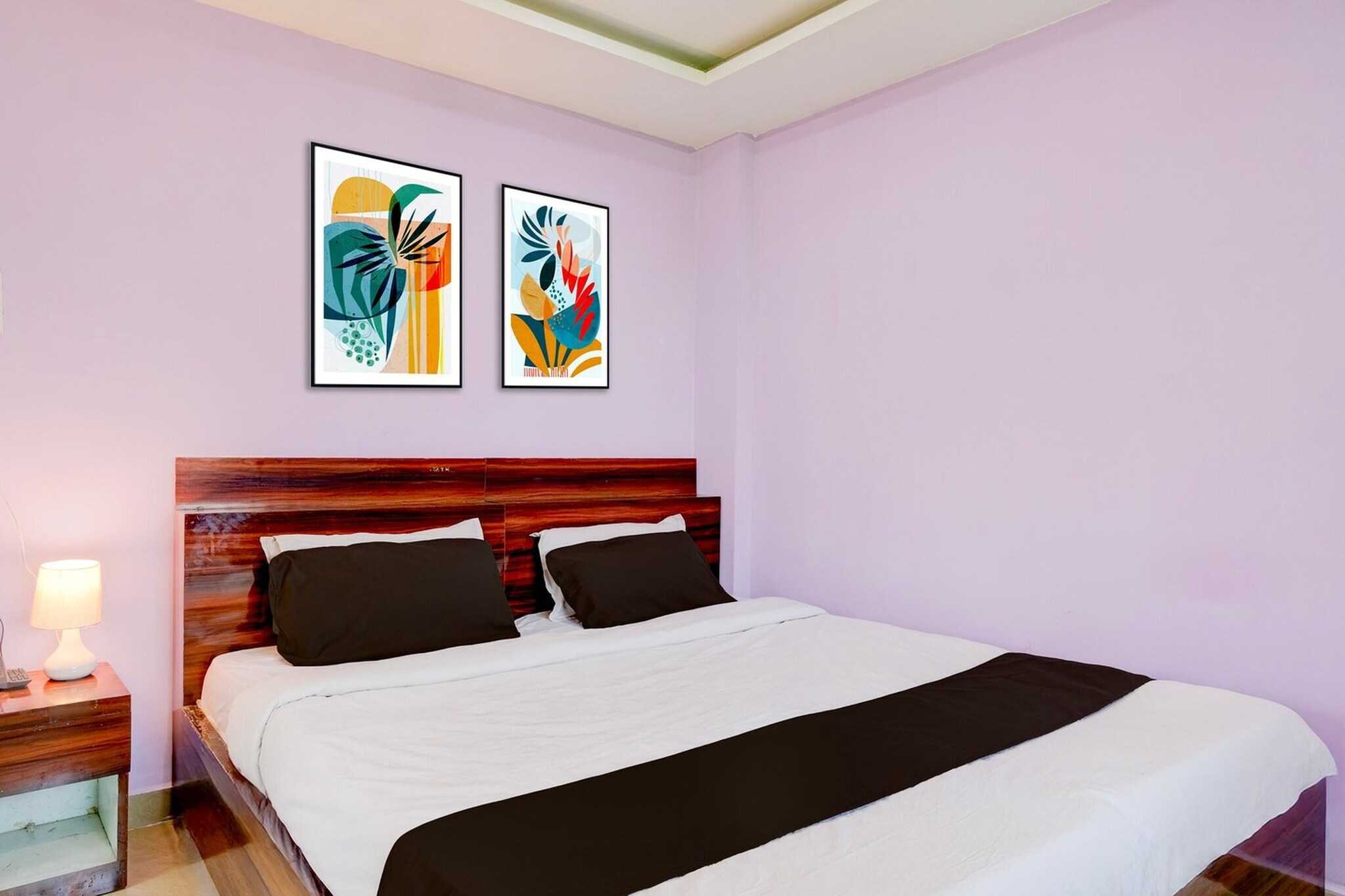 Located within 17 km of Kamakhya Temple and 2.3 km of Accoland, Collection O Rani Gate Guwahati Formerly Lakhi Guest House offers rooms in Guwahati. Featuring a shared lounge, the 3-star hotel has air-conditioned rooms with free WiFi, each with a private bathroom. The accommodation provides a shared kitchen, room service and luggage storage for guests.

All units at the hotel are equipped with a seating area and a flat-screen TV with satellite channels. The units include a desk.

At Collection O Rani Gate Guwahati Formerly Lakhi Guest House you will find a restaurant serving Indian cuisine.

Speaking English and Hindi, staff are always on hand to help at the 24-hour front desk.

Purva Tirupati Sri Balaji Mandir is 14 km from the accommodation, while Indira Gandhi Athletic Stadium is 18 km away. Lokpriya Gopinath Bordoloi International Airport is 3 km from the property.

Unmarried couples are warmly welcome at this property.
Guests with local ID proof are warmly welcome.
Apologies, but we are currently unable to host foreign nationals at this property.
Early Check-In Policy: A full dayâ€™s room rate will be charged for check-ins before 6:00 AM. Complimentary early check-in is available between 6:00 AM and 10:00 AM, subject to room availability.
 
Check-in is only available to guests aged 18 and above. Please provide a government-issued ID to confirm your age.