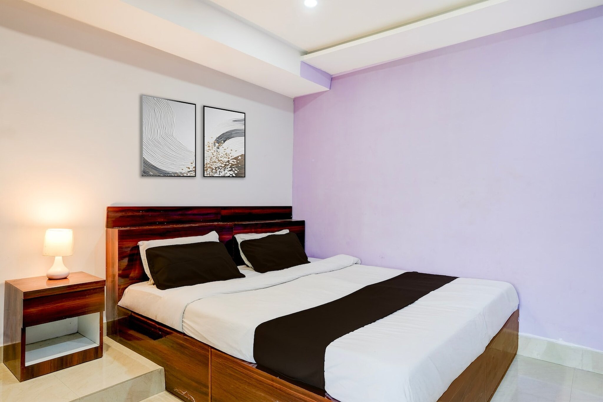 Located within 17 km of Kamakhya Temple and 2.3 km of Accoland, Collection O Rani Gate Guwahati Formerly Lakhi Guest House offers rooms in Guwahati. Featuring a shared lounge, the 3-star hotel has air-conditioned rooms with free WiFi, each with a private bathroom. The accommodation provides a shared kitchen, room service and luggage storage for guests.

All units at the hotel are equipped with a seating area and a flat-screen TV with satellite channels. The units include a desk.

At Collection O Rani Gate Guwahati Formerly Lakhi Guest House you will find a restaurant serving Indian cuisine.

Speaking English and Hindi, staff are always on hand to help at the 24-hour front desk.

Purva Tirupati Sri Balaji Mandir is 14 km from the accommodation, while Indira Gandhi Athletic Stadium is 18 km away. Lokpriya Gopinath Bordoloi International Airport is 3 km from the property.

Unmarried couples are warmly welcome at this property.
Guests with local ID proof are warmly welcome.
Apologies, but we are currently unable to host foreign nationals at this property.
Early Check-In Policy: A full day’s room rate will be charged for check-ins before 6:00 AM. Complimentary early check-in is available between 6:00 AM and 10:00 AM, subject to room availability.
 
Check-in is only available to guests aged 18 and above. Please provide a government-issued ID to confirm your age.