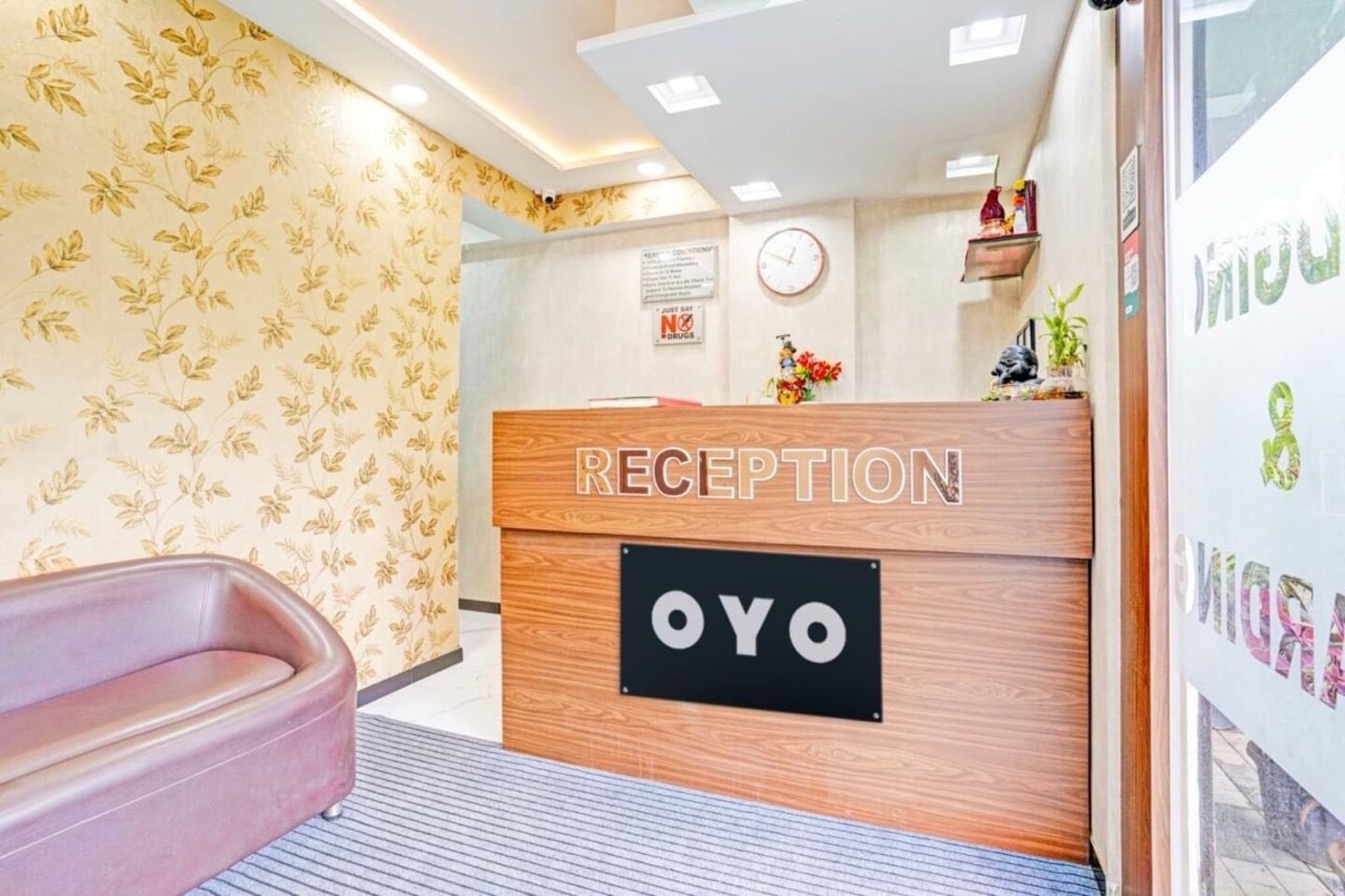 Ground floor: (bedroom(double bed, TV, seating area, air conditioning, telephone), bathroom(bathtub or shower, shower, washbasin, toilet, Towels incl., shampoo, body soap, hot water), lift)