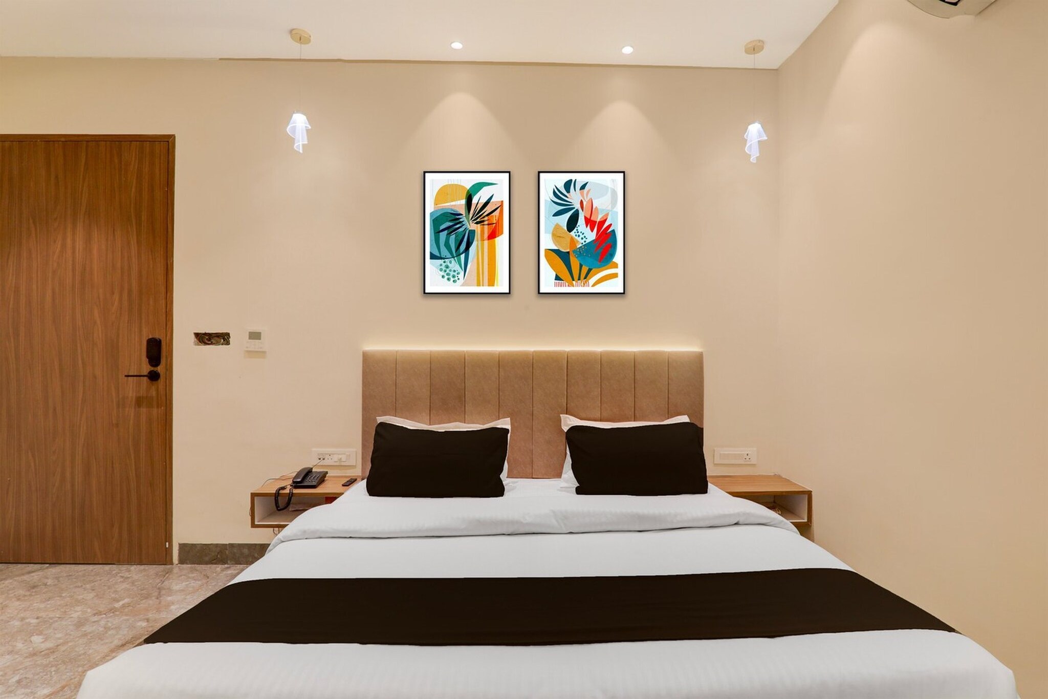 Collection Park Taramandal Krishna Inn