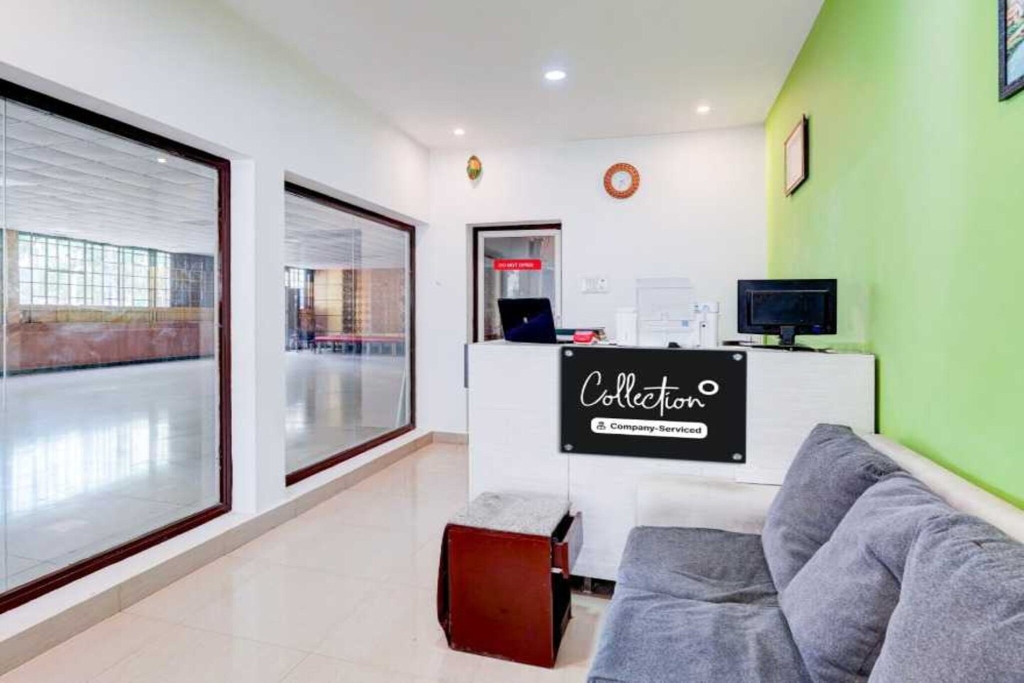 Ground floor: (bedroom(double bed, TV, seating area, air conditioning, telephone), bathroom(bathtub or shower, shower, washbasin, toilet, Towels incl., shampoo, body soap, hot water))