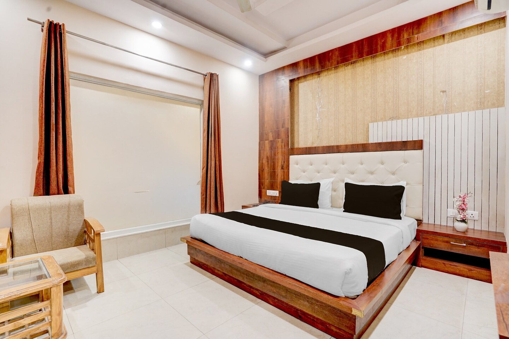 Enjoy a comfortable and hassle-free experience at our thoughtfully designed property. Each room is equipped with modern amenities, cozy bedding, and elegant decor to make you feel right at home. Located conveniently with easy access to public transport and major attractions, it's perfect for both business and leisure travelers. Cleanliness and guest comfort are our top priorities, and our team is available 24/7 to assist you throughoutÂ yourÂ stay.

Early Check-In Policy: A full dayâ€™s room rate will be charged for check-ins before 6:00 AM. Complimentary early check-in is available between 6:00 AM and 10:00 AM, subject to room availability.
Check-in is only available to guests aged 18 and above. Please provide a government-issued ID to confirmÂ yourÂ age.

1. Unmarried couples are warmly welcome at this property.
2. Guests with local ID proof are warmly welcome.
3.Foreign guests are welcome and allowed to stay at this property without any restrictions
