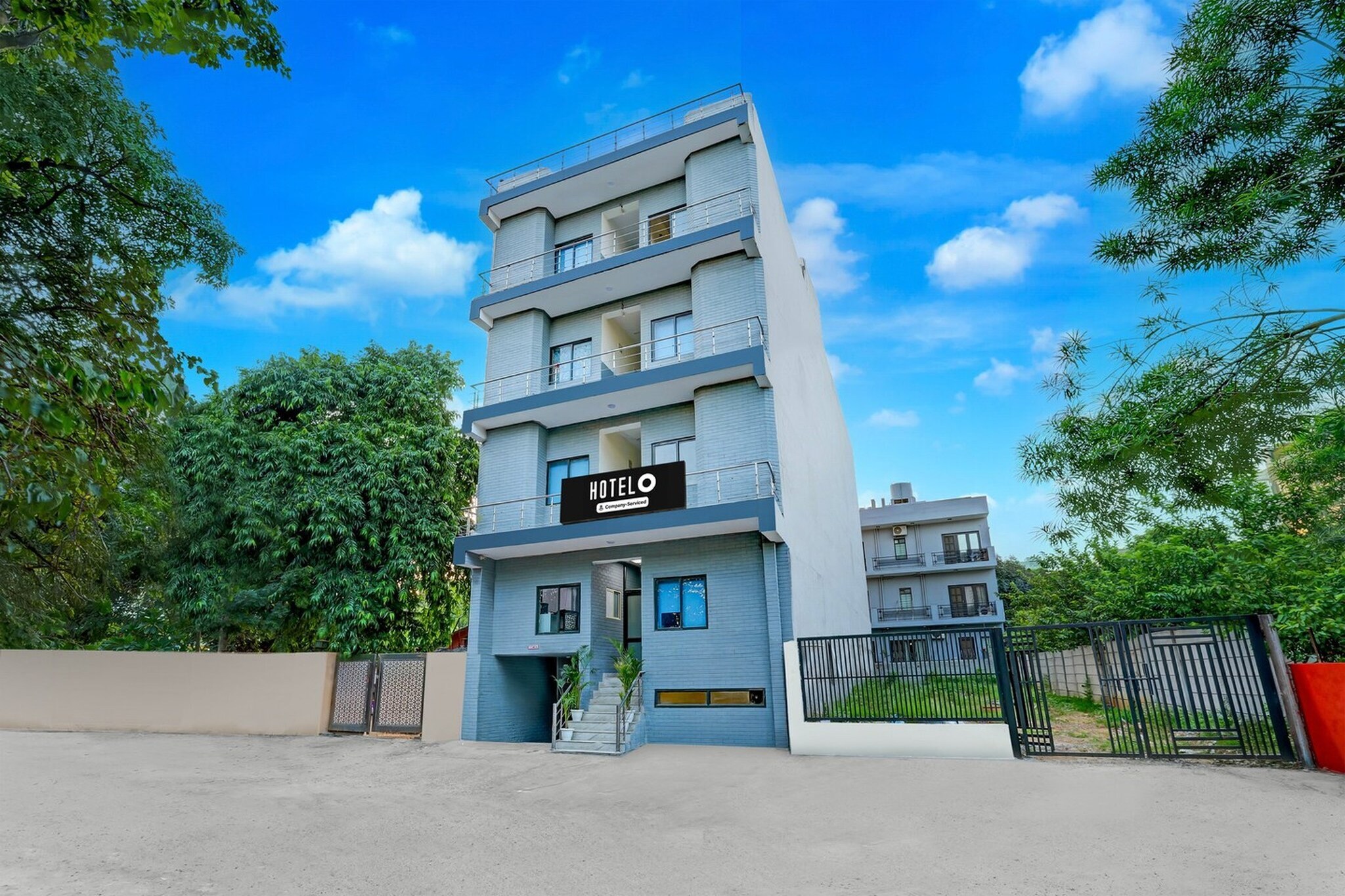 Hotel DLF Phase 1Metro Station Gurugram