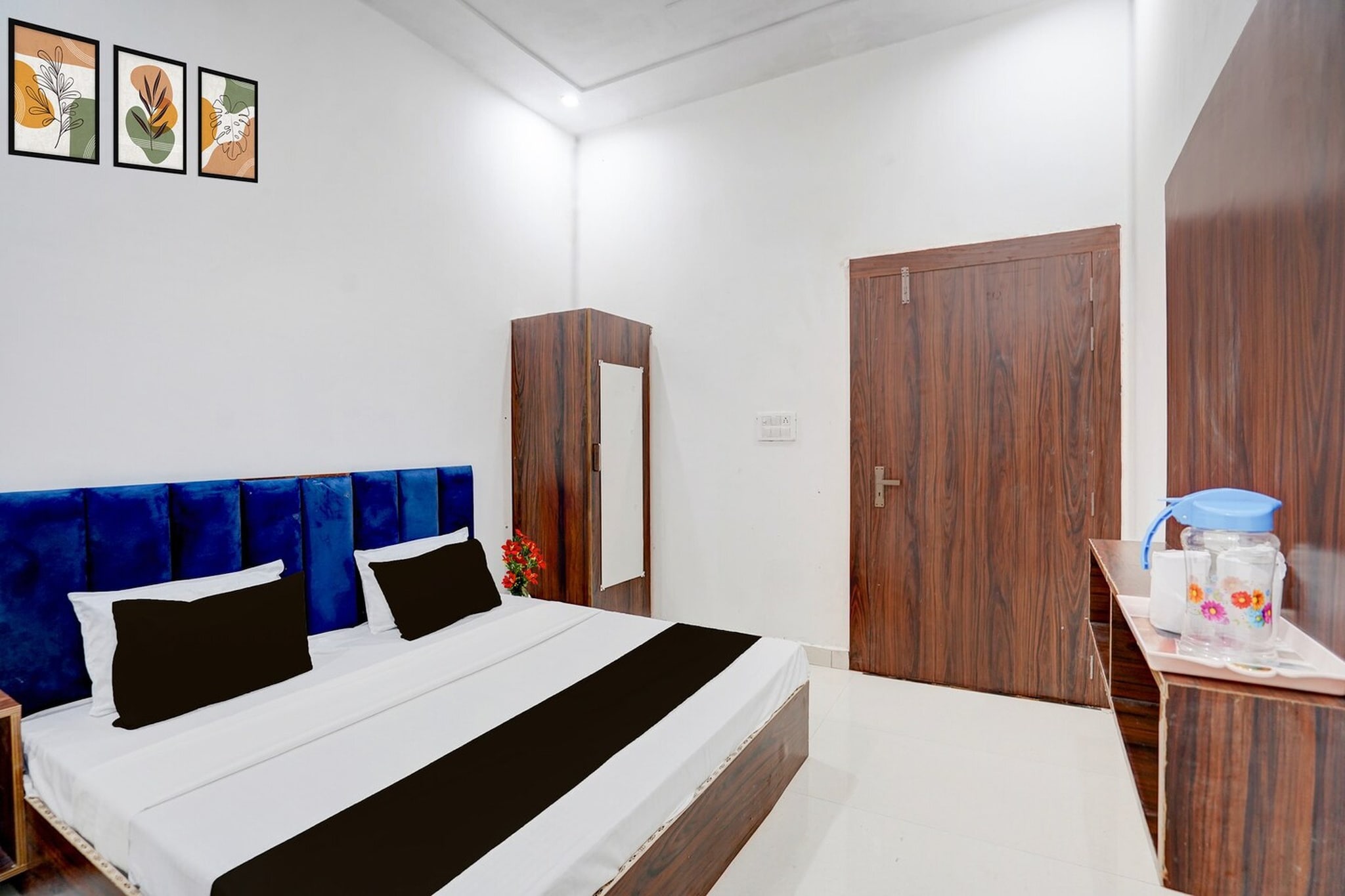 Set within 30 km of Bharatpur Railway Station and 46 km of Akbar's Tomb, Hotel O Mathura-Bharatpur Crossway Formerly Tulsi Heritage offers rooms with air conditioning and a private bathroom in Churaman Nagri. With free WiFi, this 3-star hotel offers room service and a 24-hour front desk. The hotel has family rooms.

All guest rooms at the hotel come with a seating area, a flat-screen TV with satellite channels and a private bathroom with free toiletries and a bath or shower. The units feature a desk.

Mathura Railway Station is 9.4 km from Hotel O Mathura-Bharatpur Crossway Formerly Tulsi Heritage. Agra Airport is 51 km from the property.
Early Check-In Policy: A full dayâ€™s room rate will be charged for check-ins before 6:00 AM. Complimentary early check-in is available between 6:00 AM and 10:00 AM, subject to room availability.
Check-in is only available to guests aged 18 and above. Please provide a government-issued ID to confirmÂ yourÂ age.

1.Unmarried couples are warmly welcome at this property.
2. Guests with local ID proof are warmly welcome.
3.Foreign guests are welcome and allowed to stay at this property without any restrictions
