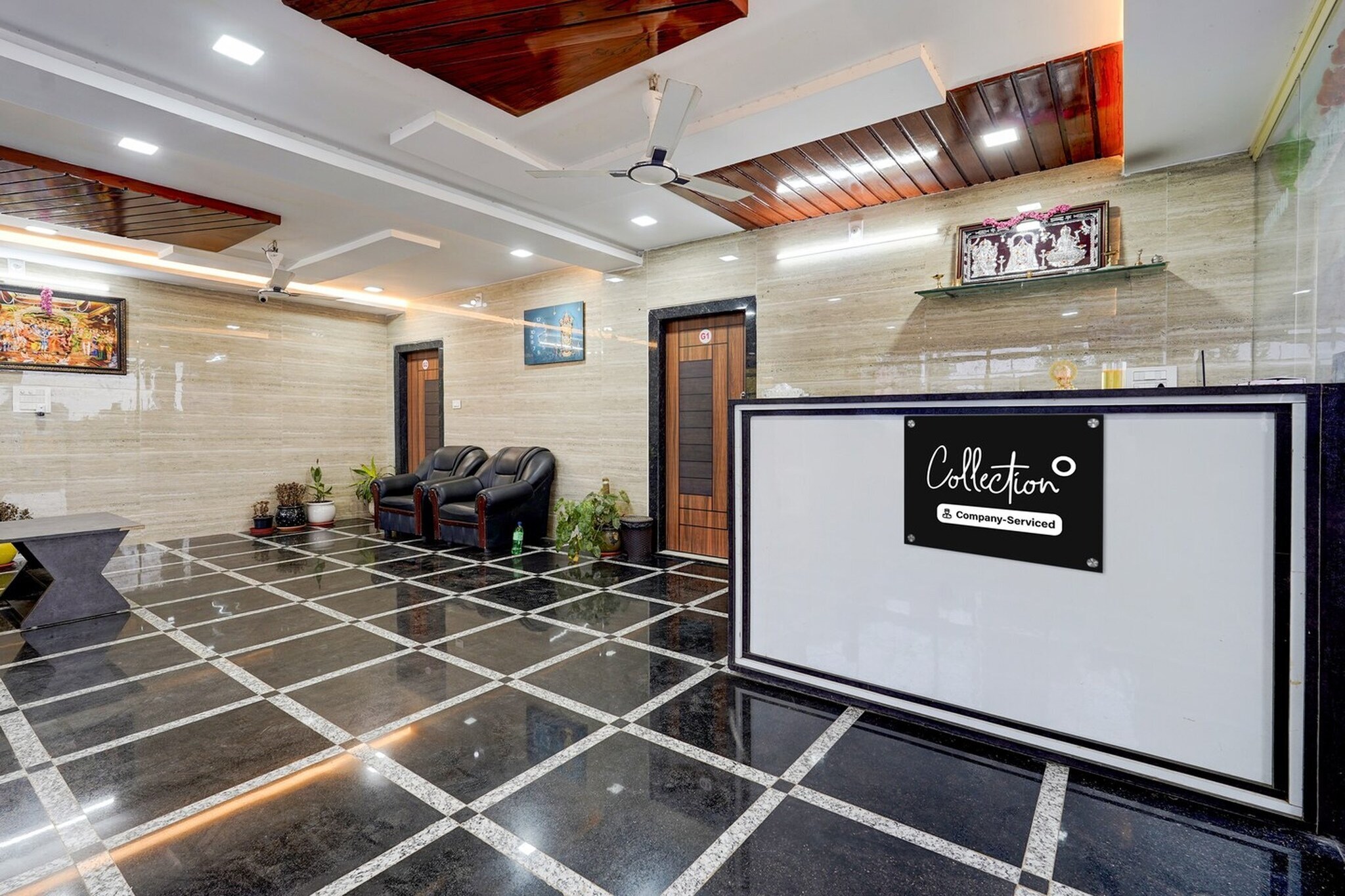 Ground floor: (bedroom(double bed, TV, seating area, air conditioning, telephone), bathroom(bathtub or shower, shower, washbasin, toilet, Towels incl., shampoo, body soap, hot water), lift)