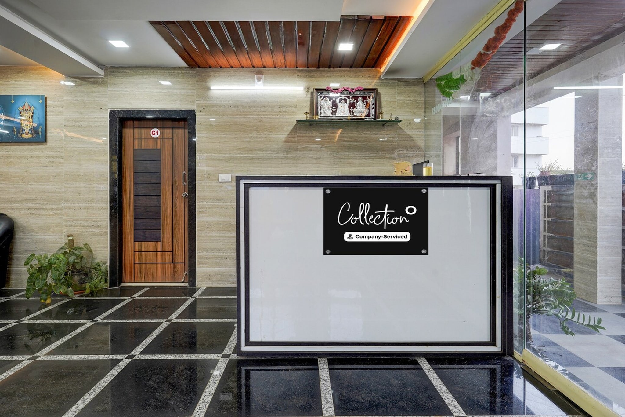 Ground floor: (bedroom(double bed, TV, seating area, air conditioning, telephone), bathroom(bathtub or shower, shower, washbasin, toilet, Towels incl., shampoo, body soap, hot water), lift)