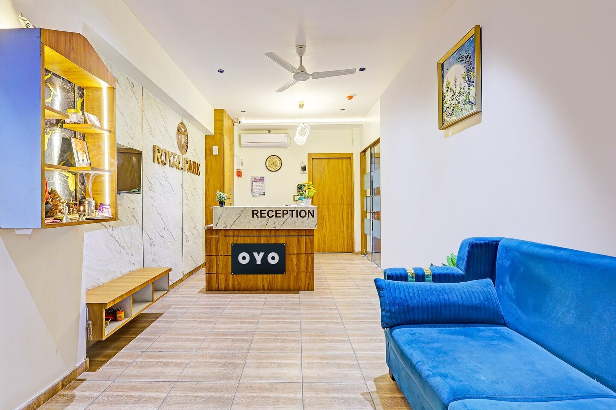 Ground floor: (bedroom(double bed, TV, seating area, air conditioning, telephone), bathroom(bathtub or shower, shower, washbasin, toilet, Towels incl., shampoo, body soap, hot water), lift)