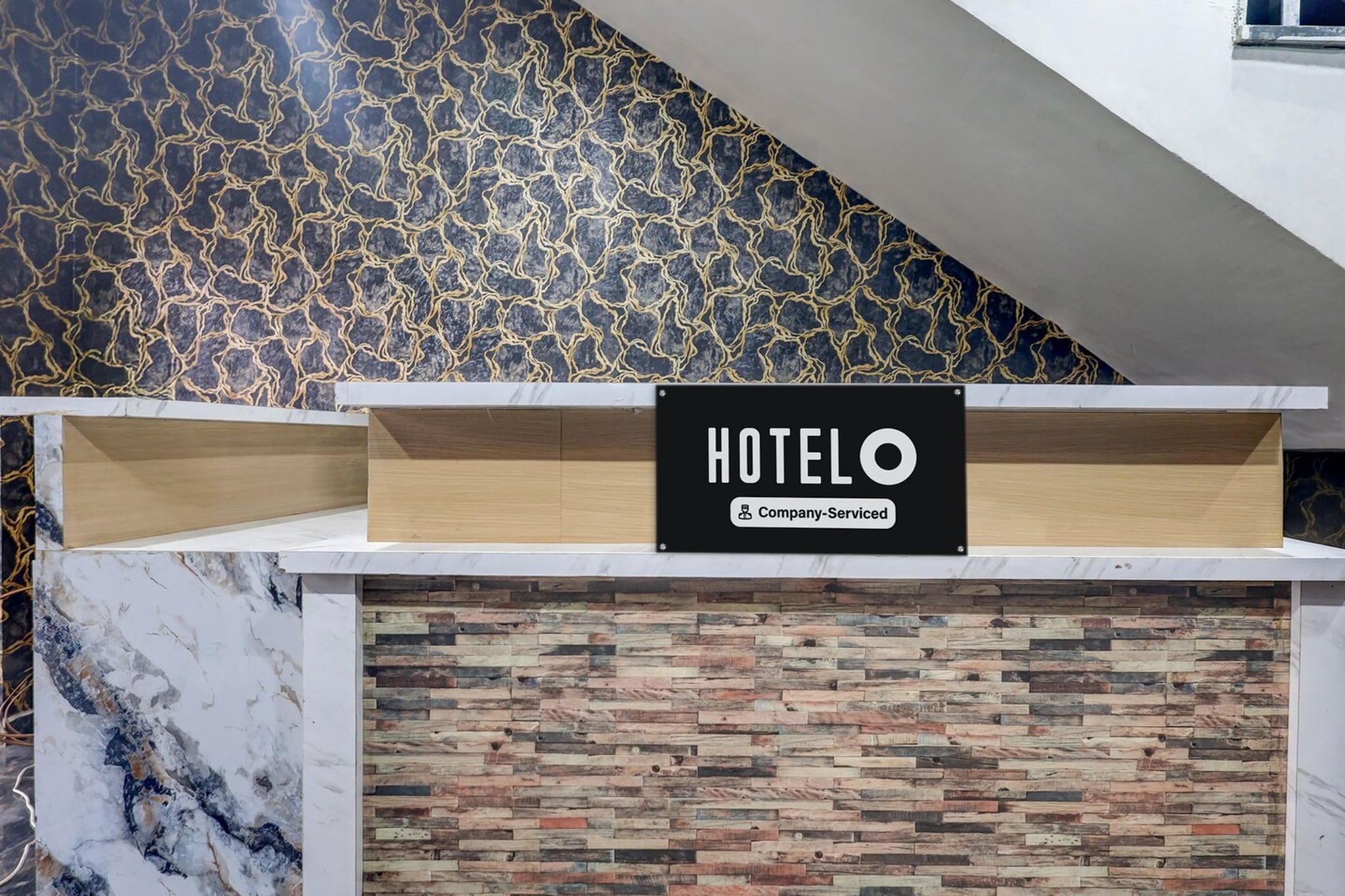 Ground floor: (bedroom(double bed, TV, seating area, air conditioning, telephone), bathroom(bathtub or shower, shower, washbasin, toilet, Towels incl., shampoo, body soap, hot water), lift)