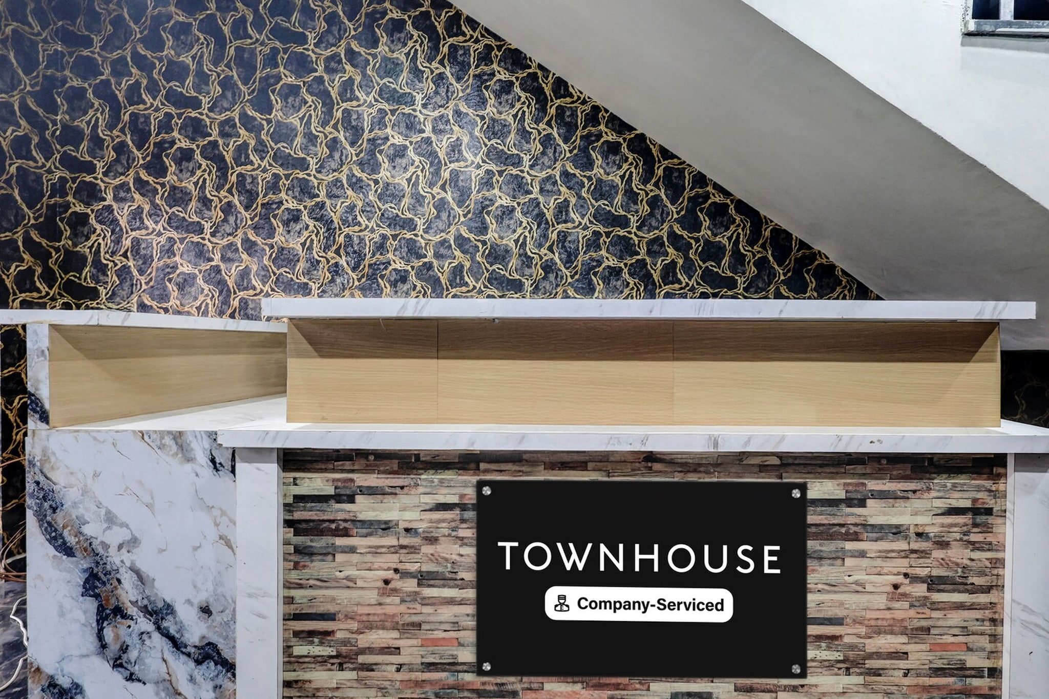 Ground floor: (bedroom(double bed, TV, seating area, air conditioning, telephone), bathroom(bathtub or shower, shower, washbasin, toilet, Towels incl., shampoo, body soap, hot water), lift)