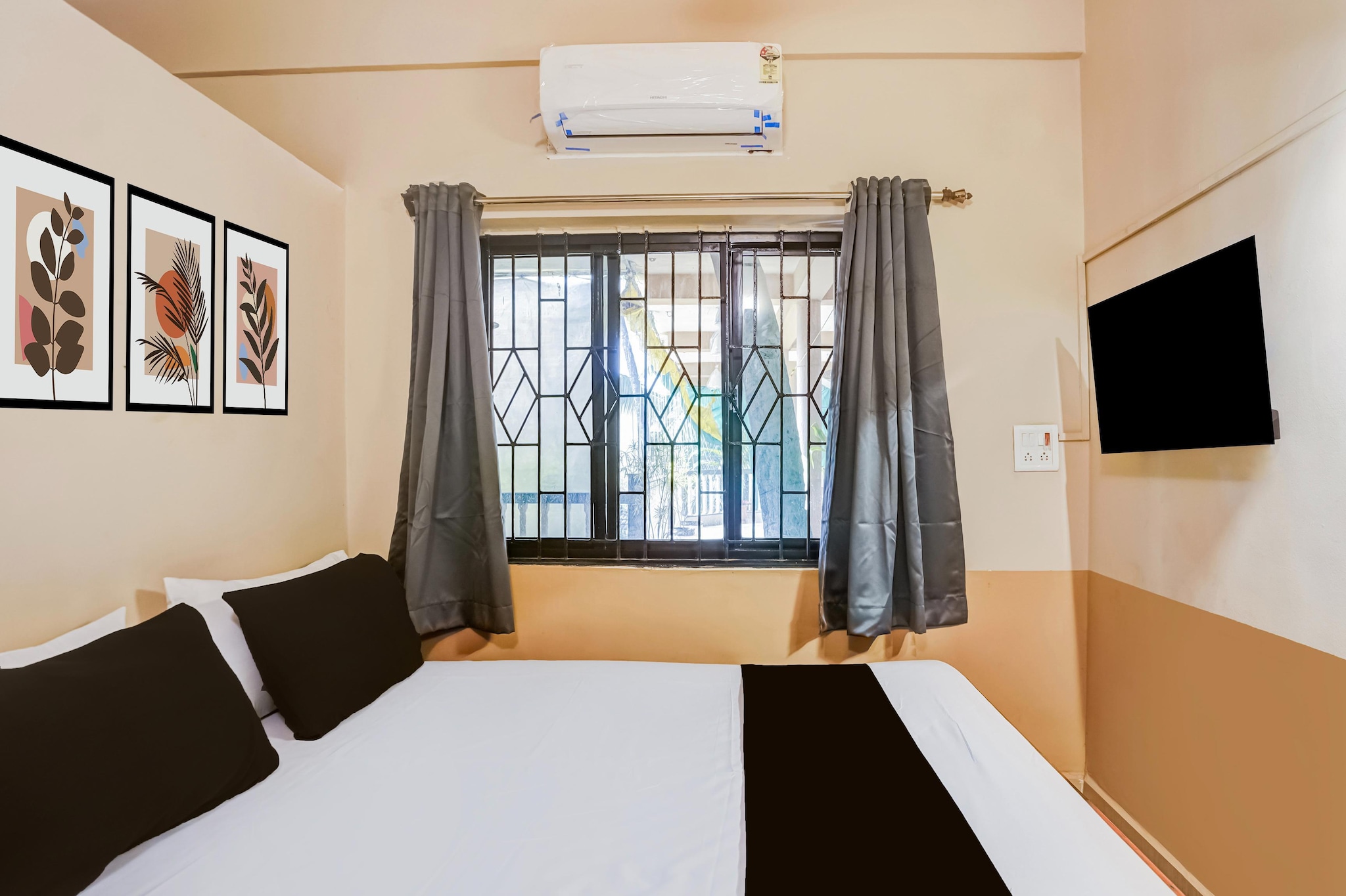 Hotel O Arambol Beach Formerly Hakuna Matata is set in Arambol, within 10 km of Tiracol Fort and 26 km of Chapora Fort. Featuring a restaurant, the 3-star hotel has air-conditioned rooms with free WiFi, each with a private bathroom. The accommodation offers room service, a 24-hour front desk and luggage storage for guests.
At the hotel, all rooms come with a desk. The units at Hotel O Arambol Beach Formerly Hakuna Matata come with a seating area and a flat-screen TV with satellite channels.
Thivim railway station is 34 km from the accommodation, while Basilica Of Bom Jesus is 49 km away. Manohar Parrikar International Airport is 25 km from the property.
Early Check-In Policy: A full day’s room rate will be charged for check-ins before 6:00 AM. Complimentary early check-in is available between 6:00 AM and 10:00 AM, subject to room availability.
Check-in is only available to guests aged 18 and above. Please provide a government-issued ID to confirm your age.
1. Unmarried couples are warmly welcome at this property.
2. Guests with local ID proof are warmly welcome.
3.Foreign guests are welcome and allowed to stay at this property without any restrictions