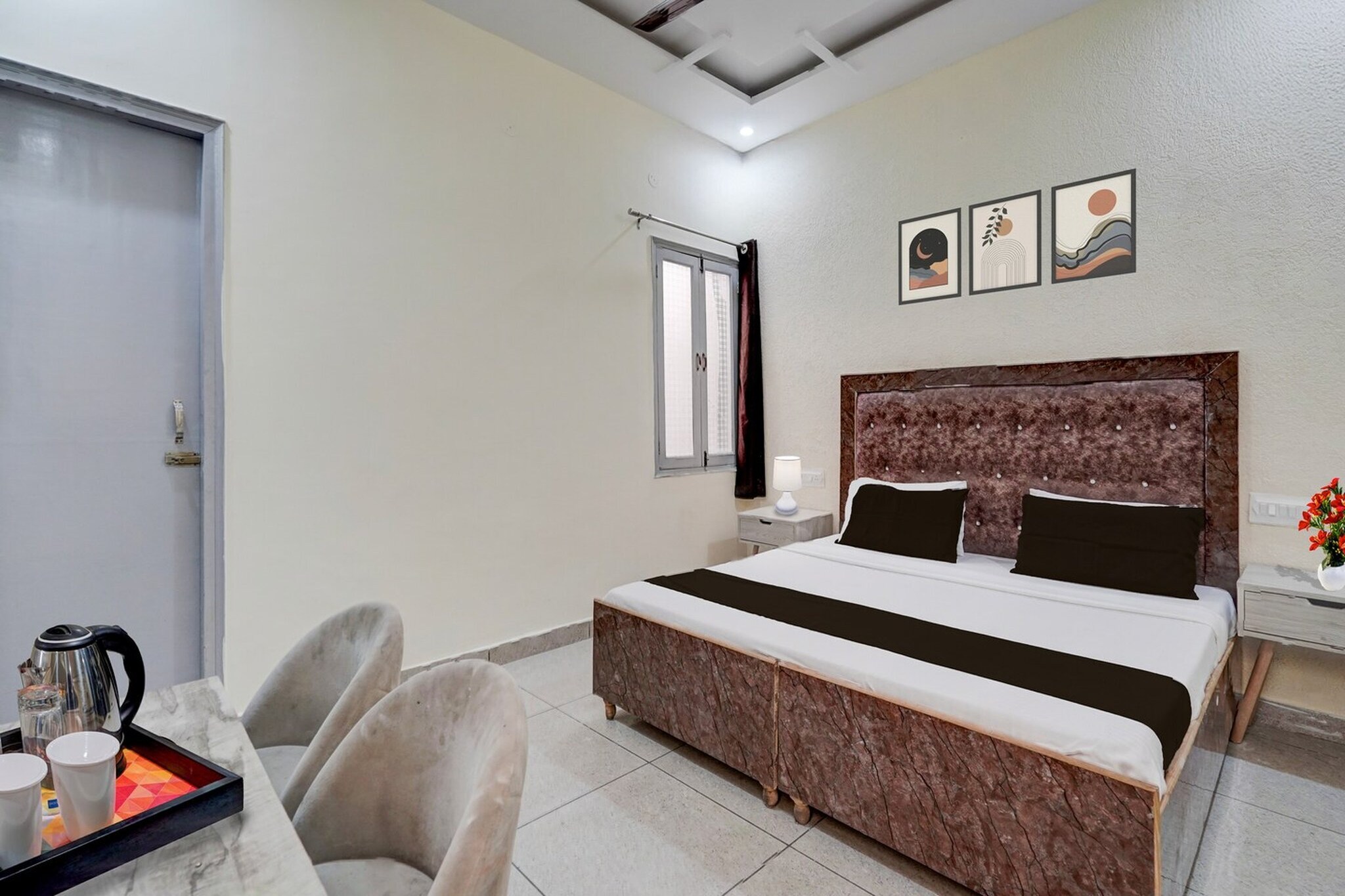 Hotel O Meerut Central College Saffron