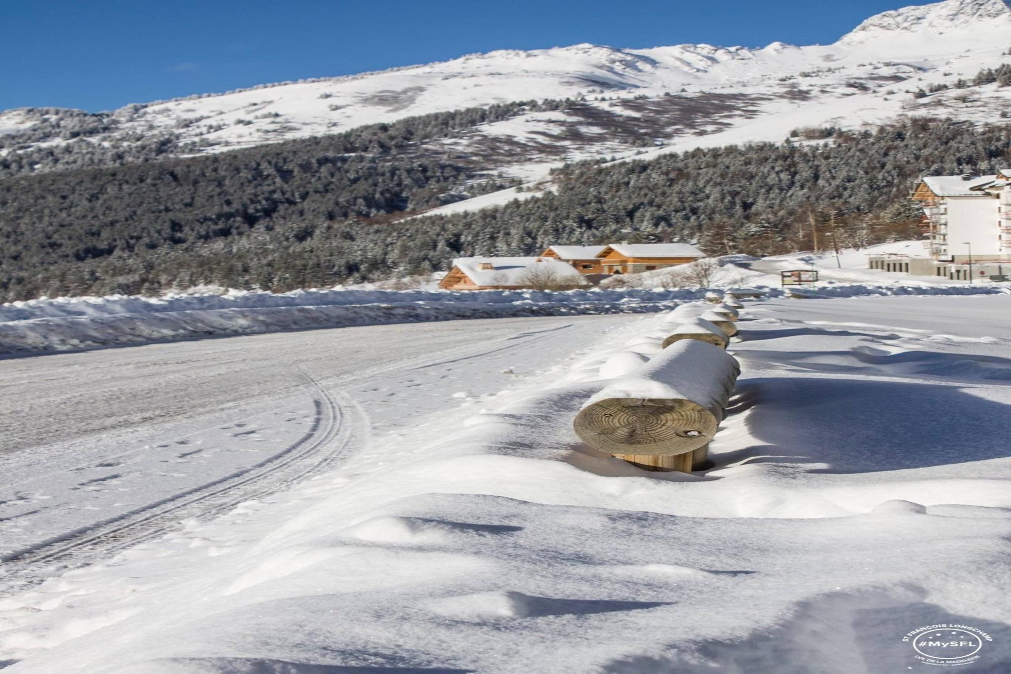 Chalet 3 - SAINT-FRANÇOIS-LONGCHAMP-Area within 5km in winter