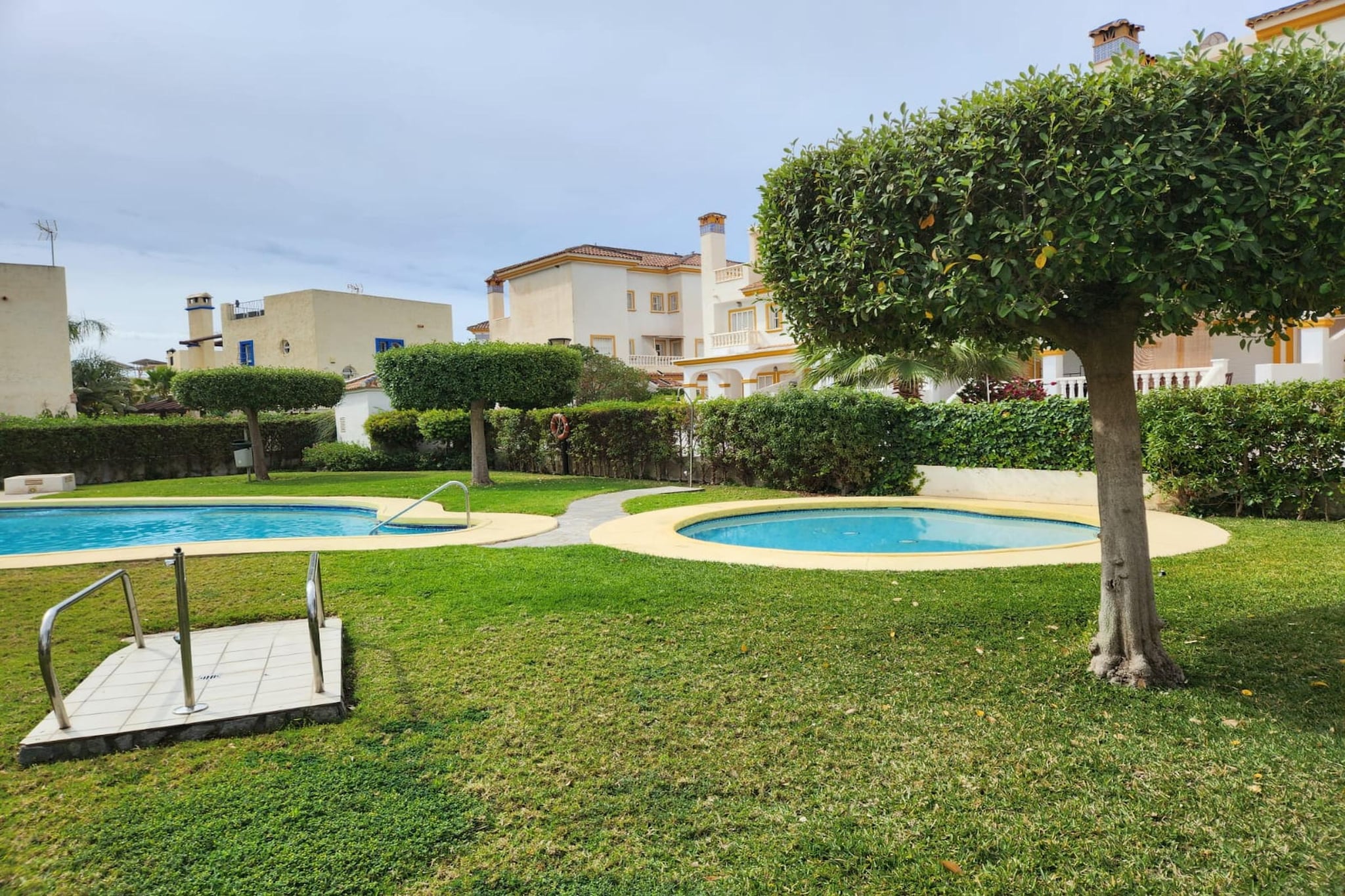 CT 341 AL - Faro's Casa Adosada-Tuinen zomer