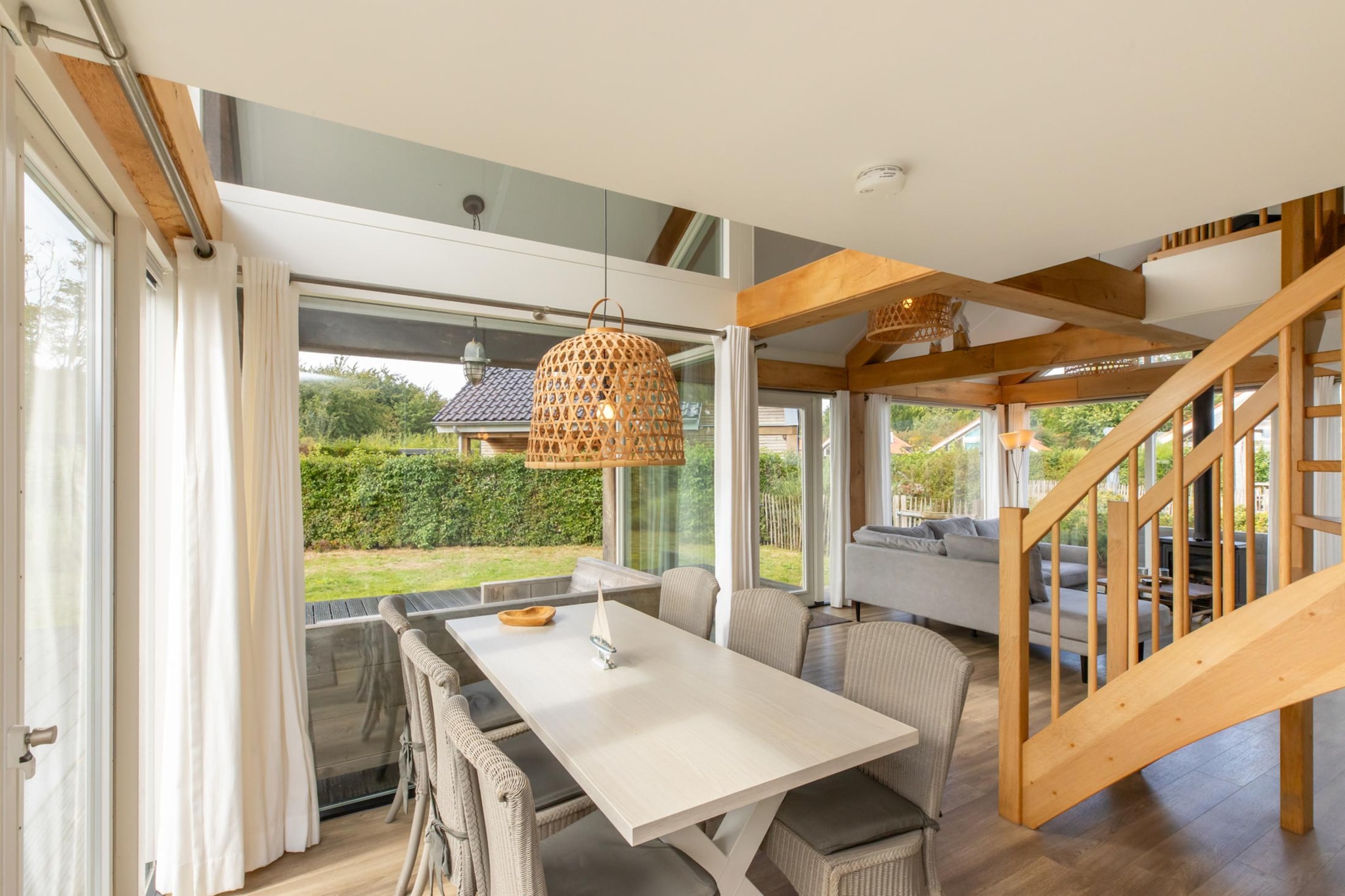 Zonnedorp Kavel 10 Renesse | Villa near the Beach & with Spacious Garden