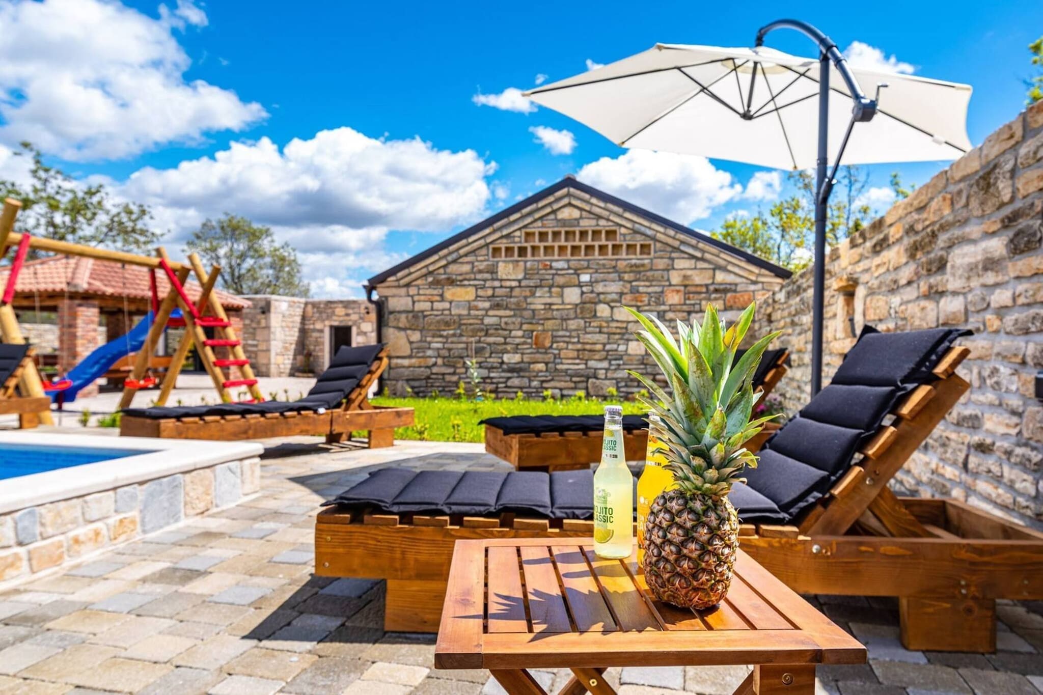 Luxury Villa Escape-Sfeer