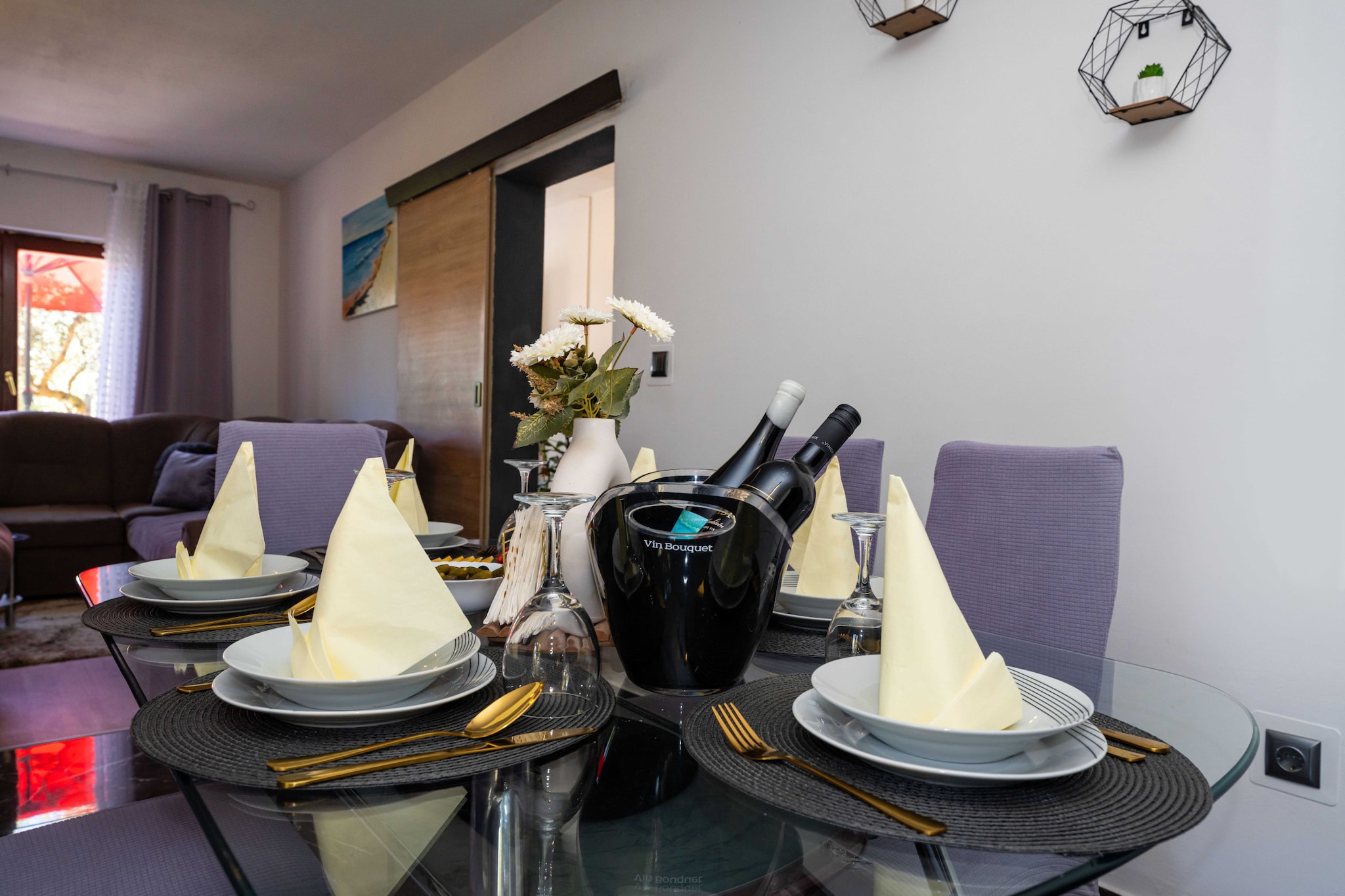 Holiday home Olive Garden-Eetkamer