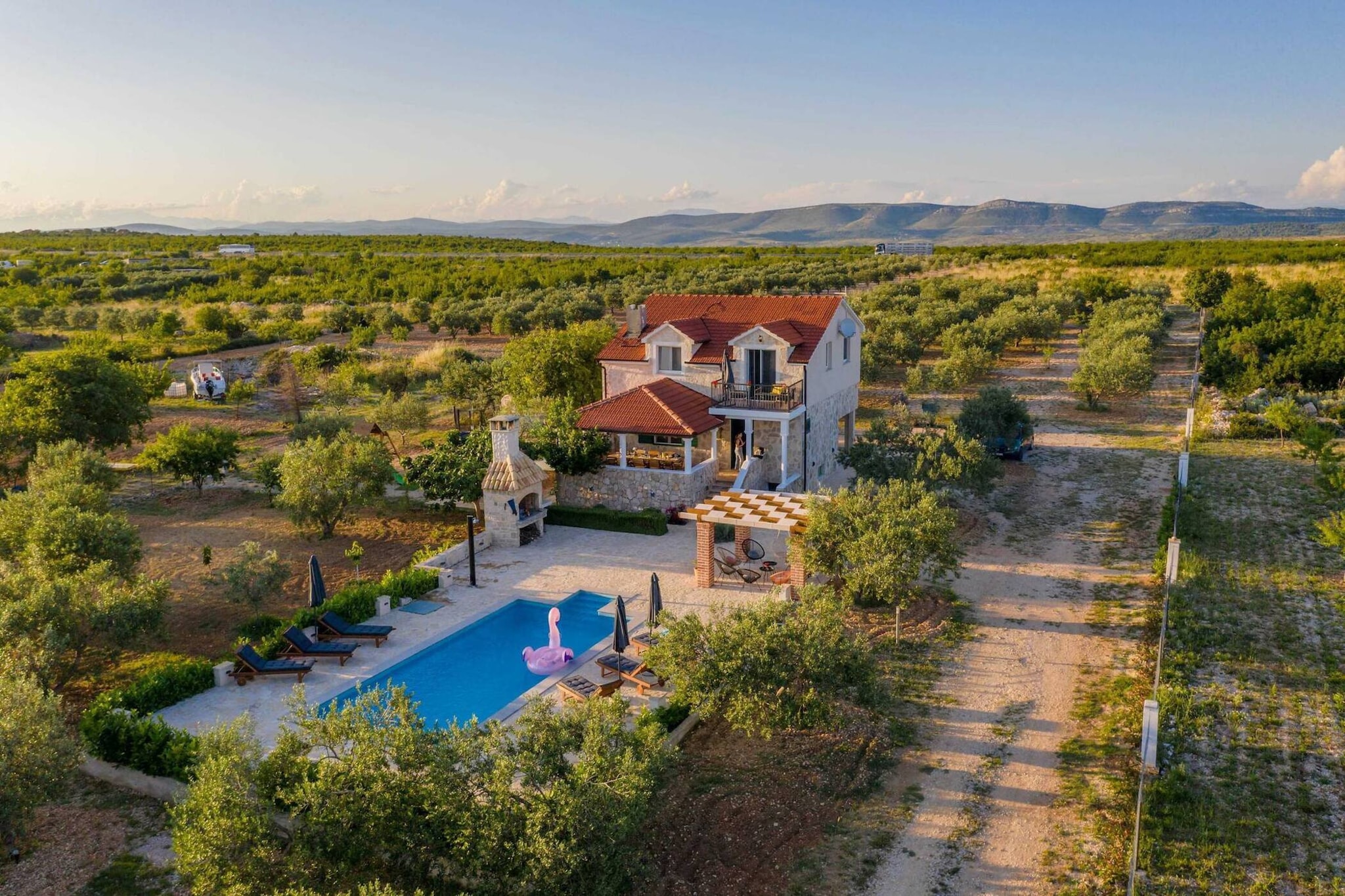 Authentic Villa Storia-Buitenkant zomer