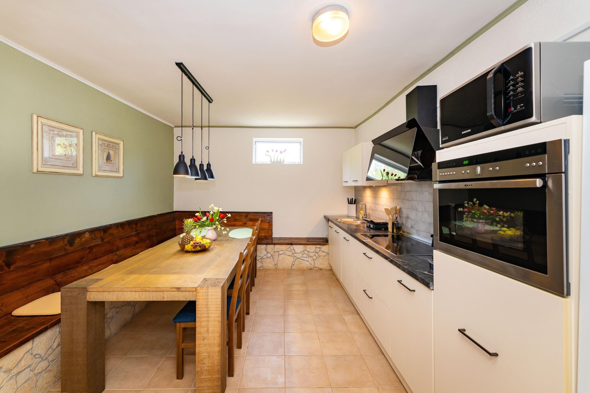 Holiday home Burgija-Eetkamer