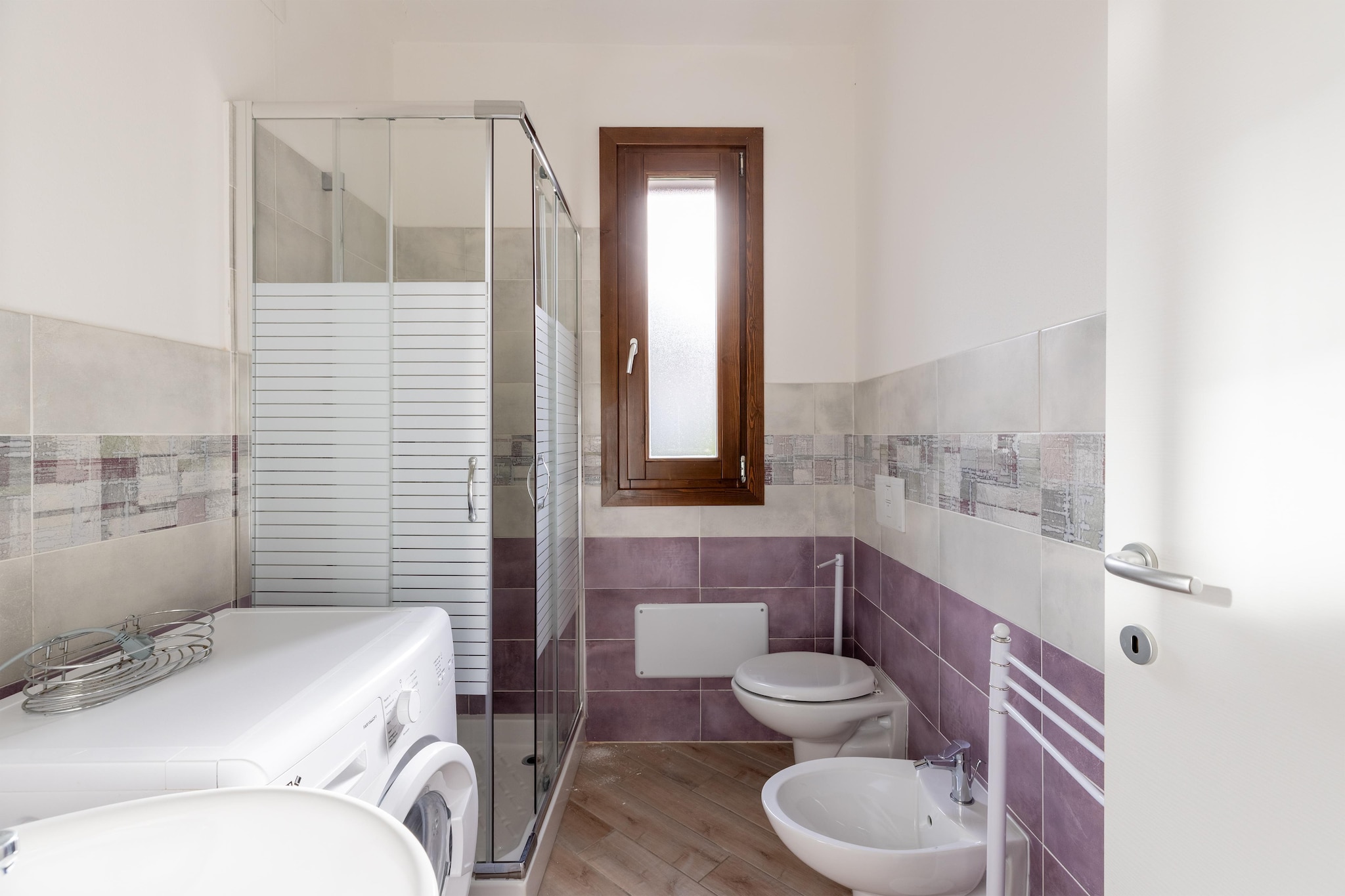 TRILO 1 MAREBLU 1P-Badkamer