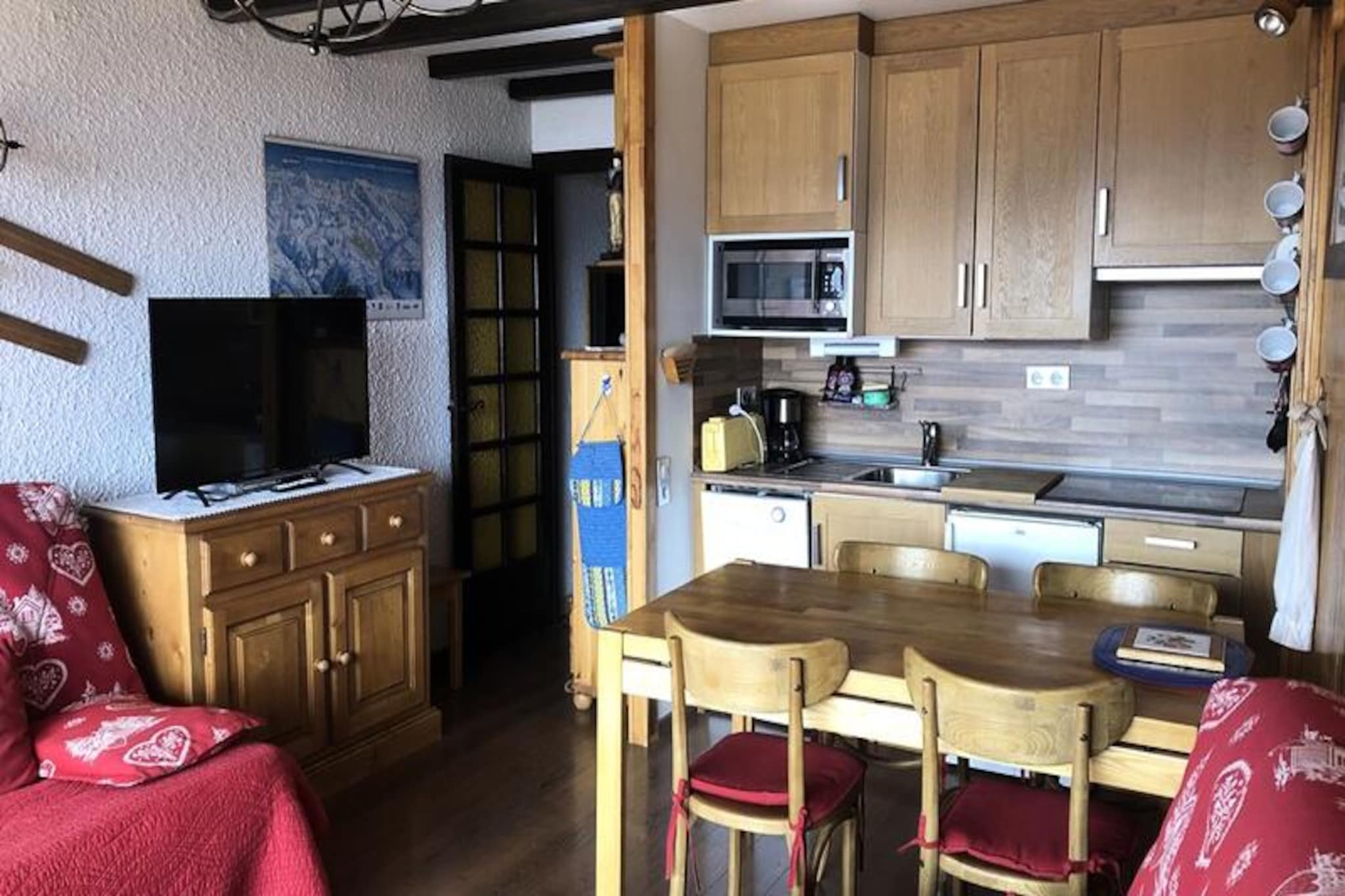 Apartment in Les Gemeaux near Ski Lifts