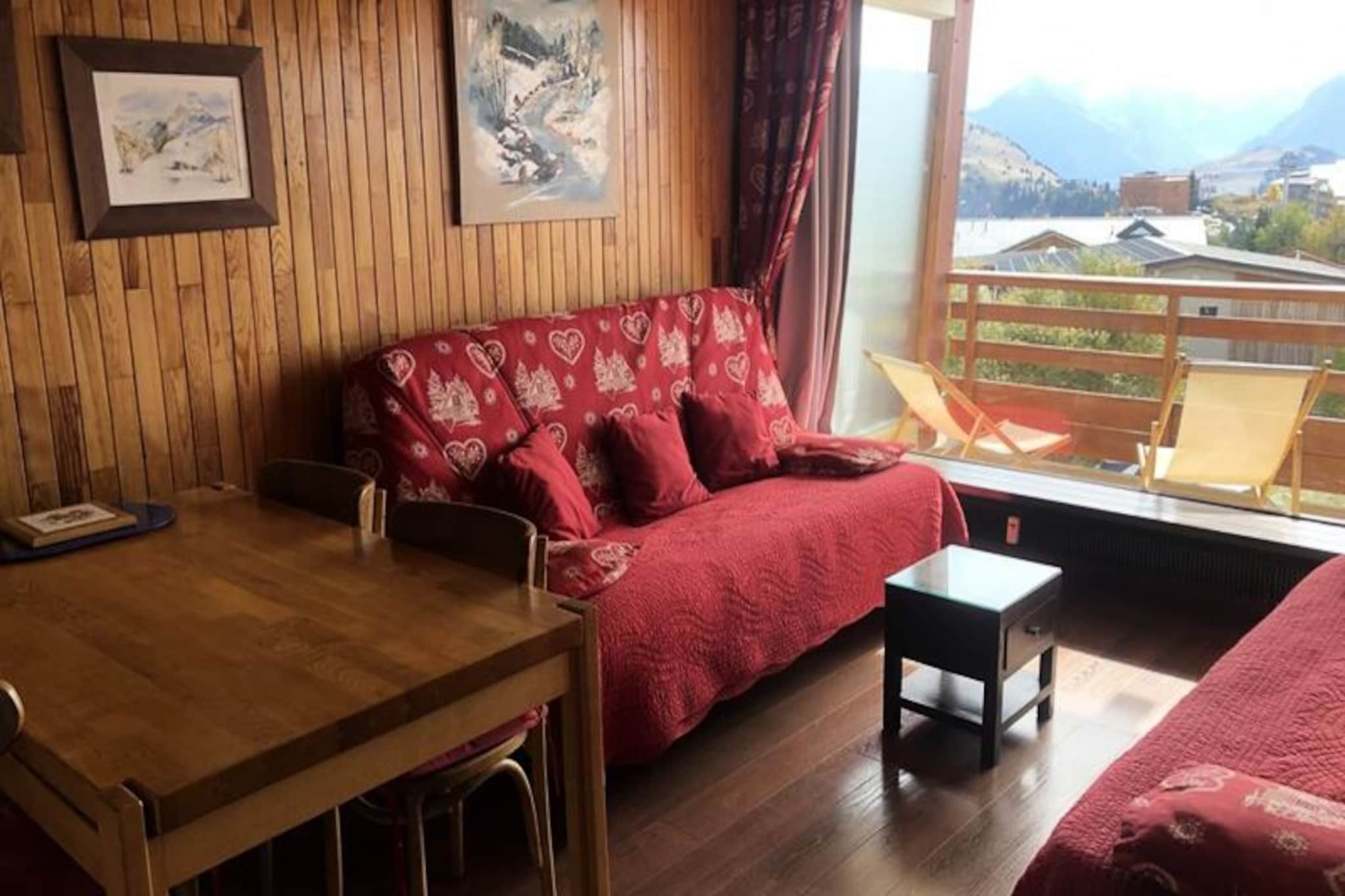 Apartment in Les Gemeaux near Ski Lifts