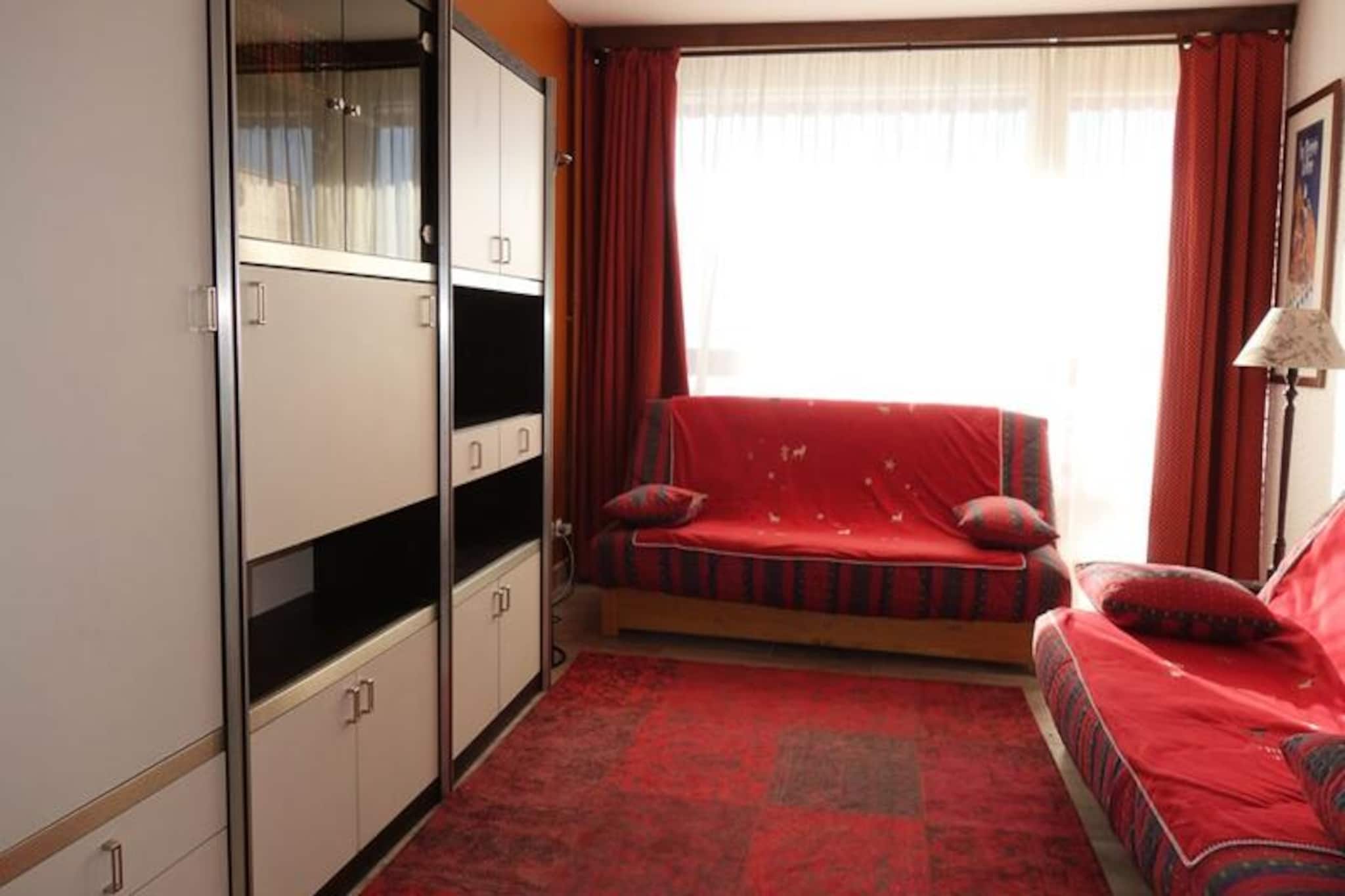 In the heart of the French Alps, this charming 30m² studio in the Les Pleiades residence offers a cozy retreat for your mountain getaway. With its prime location near the cable car station and free shuttles at the foot of the residence, exploring the resort’s peaks and valleys has never been easier. Whether you’re here for the thrill of skiing or the serenity of alpine summers, this studio places you at the center of it all.
Inside, the studio is thoughtfully designed to maximize comfort and functionality. The living room features two comfortable sofa beds (140cm each), perfect for relaxing after a day of adventure. A well-equipped kitchen with an oven, microwave, stovetop, and refrigerator allows you to prepare hearty meals to enjoy on the south-facing balcony, where you can soak in the crisp mountain air and stunning views. The bathroom includes a shower, with a separate toilet for added convenience. A ski locker is also provided, ensuring your equipment is always ready for the next day’s excitement.
The residence’s location is ideal for both winter and summer activities. In winter, you’ll appreciate the easy access to the slopes and ski lifts, while in summer, the area transforms into a paradise for hikers and nature enthusiasts. Nearby, you’ll find local shops, restaurants, and après-ski spots to complete your alpine experience. The free shuttle service ensures seamless access to all corners of the resort.
Whether you’re seeking adventure or relaxation, this studio is the perfect base to create unforgettable memories in the breathtaking French Alps. Its blend of comfort, convenience, and stunning surroundings makes it an irresistible choice for your next holiday.